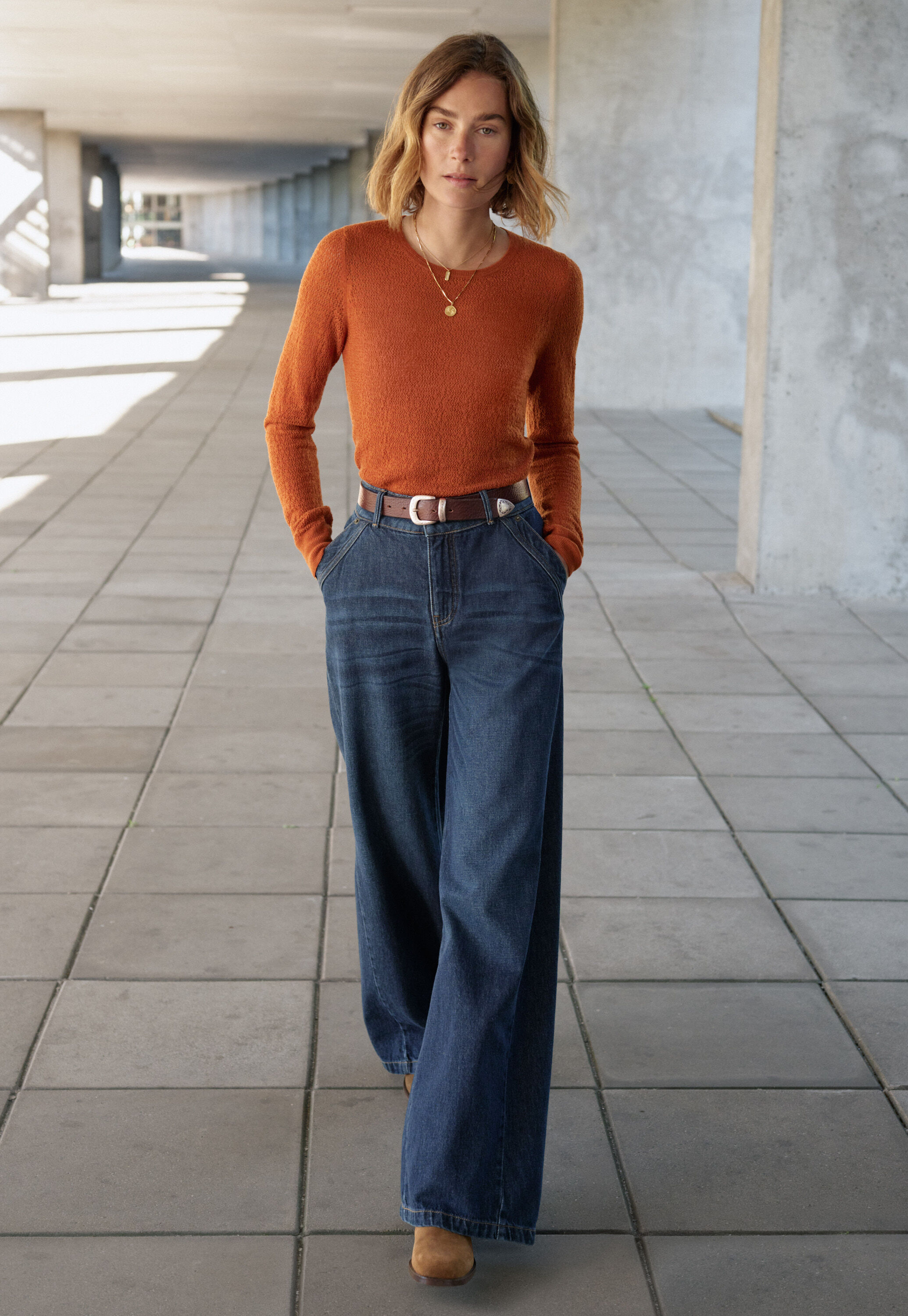 Jeans mit weitem Schlag, Dunkles Ozeanblau, large