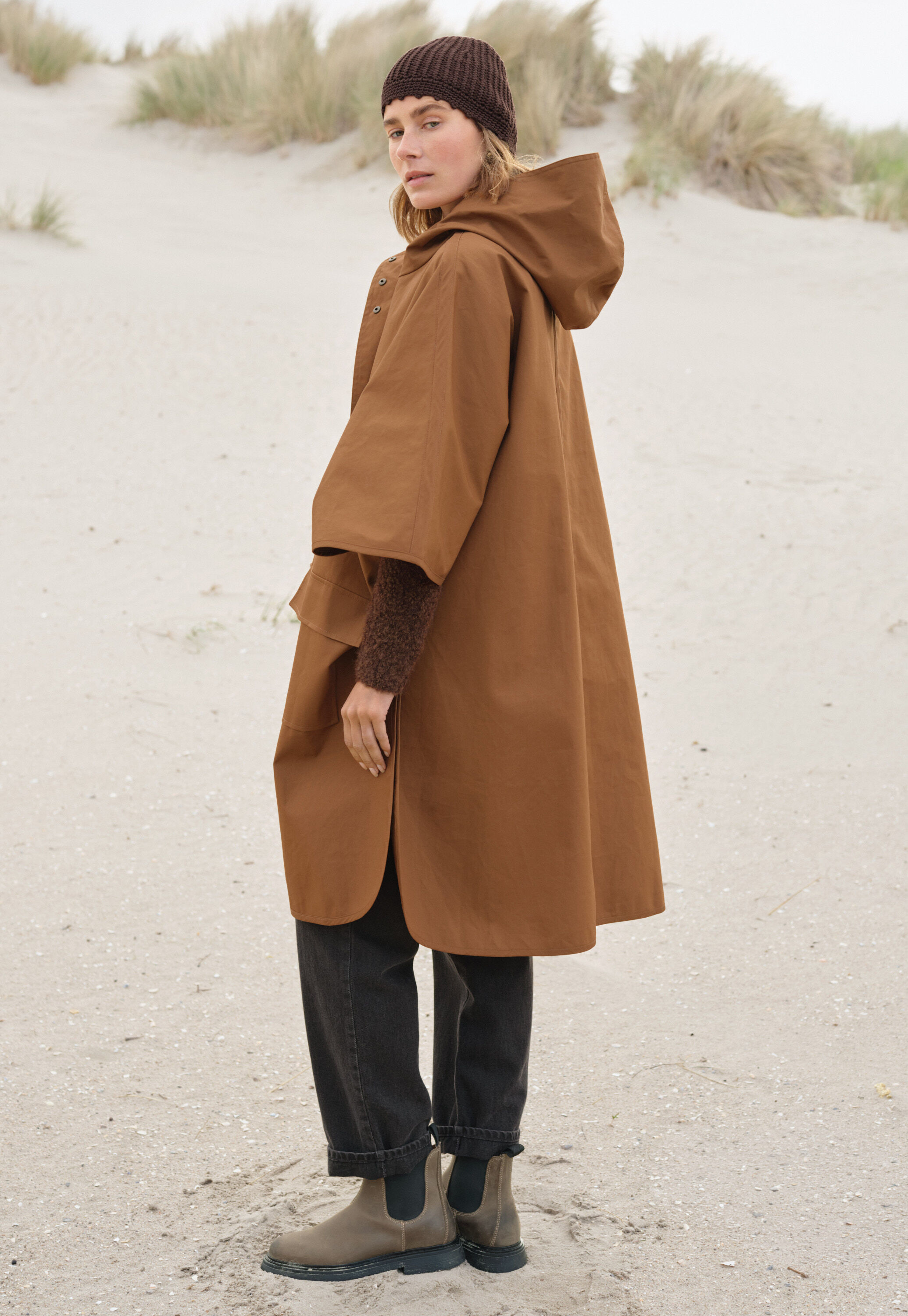 Cape, Toffee, large
