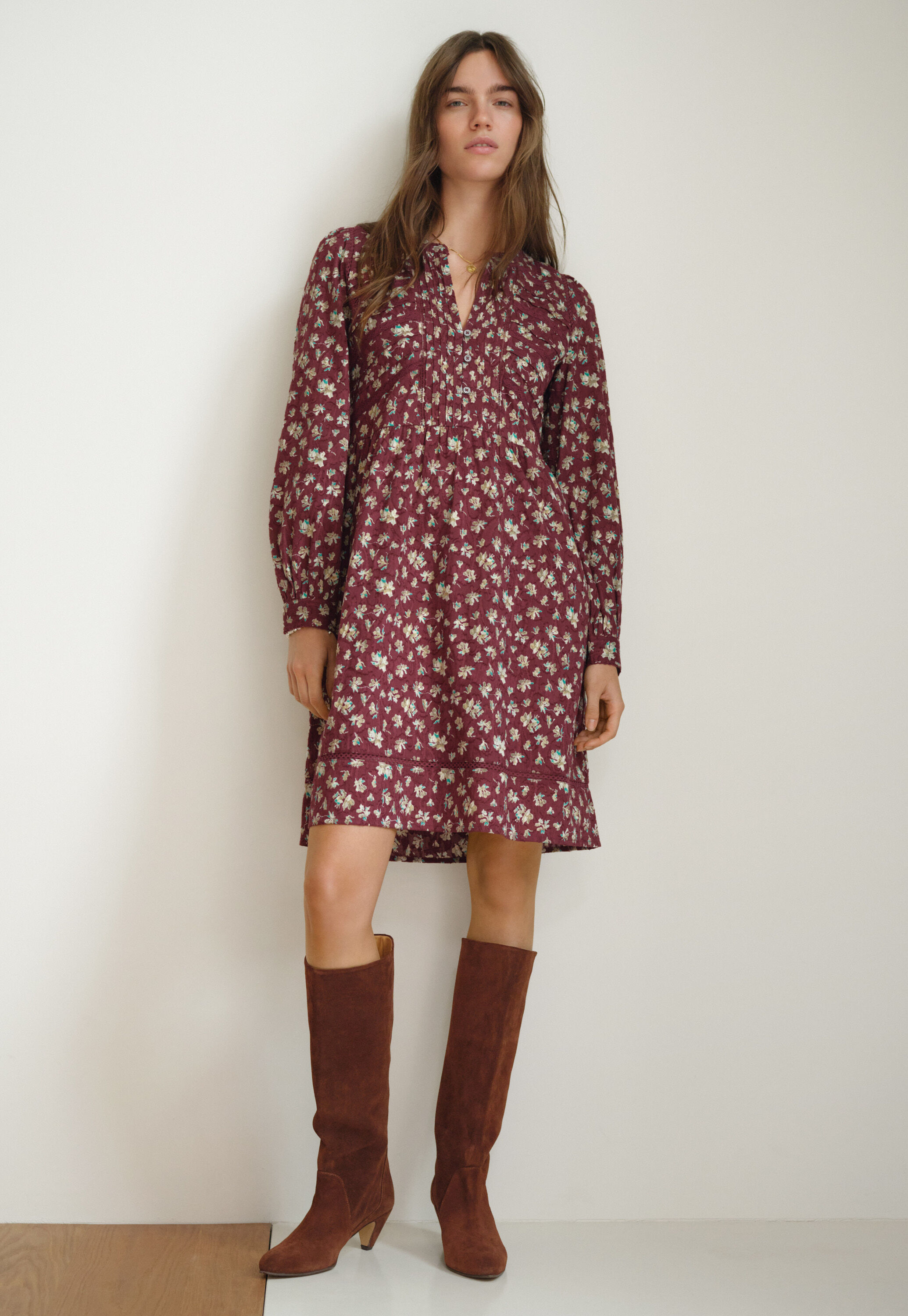 Kurzes Kleid mit Print, Wein, large
