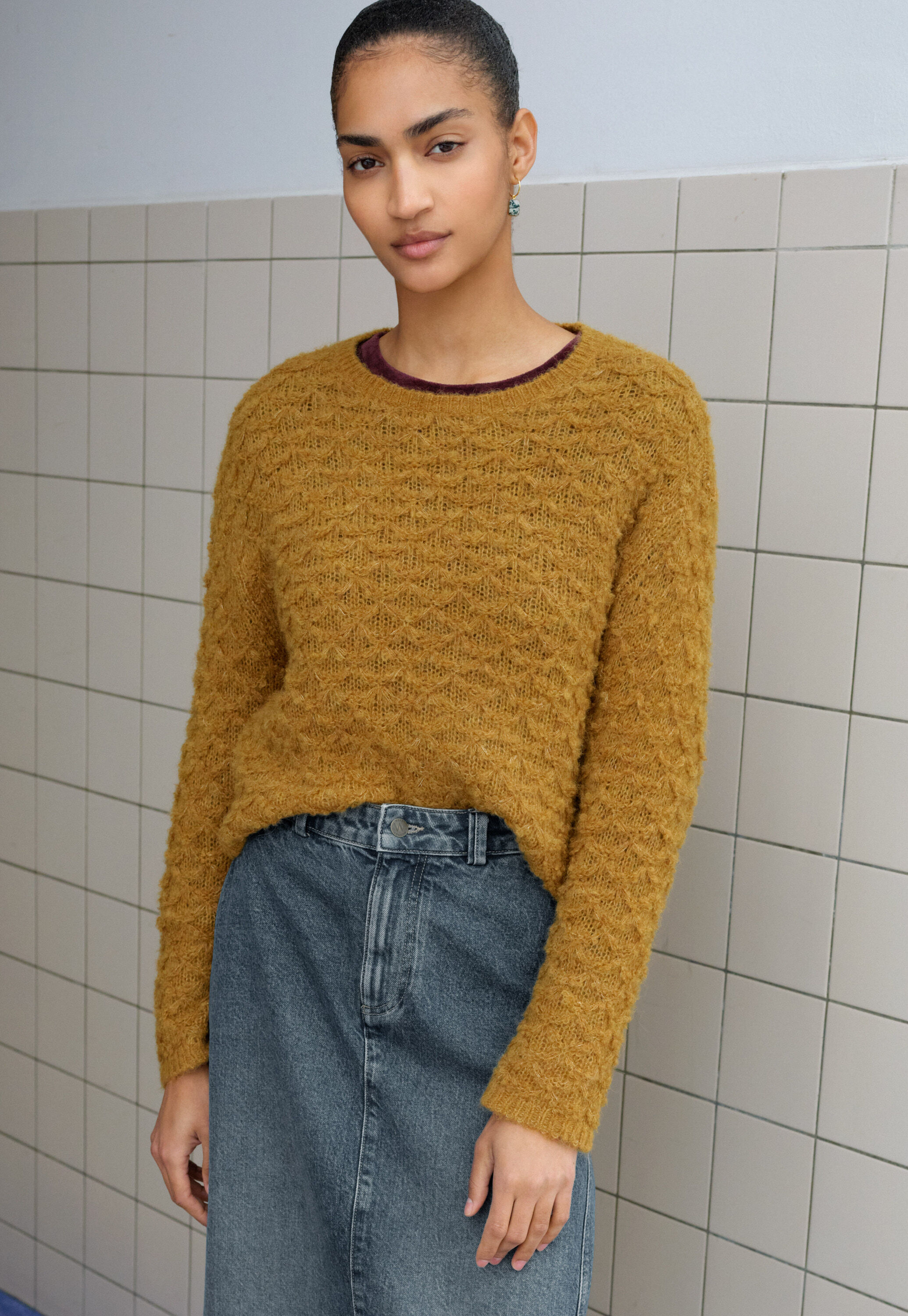 Pullover mit umgekehrten Streifen