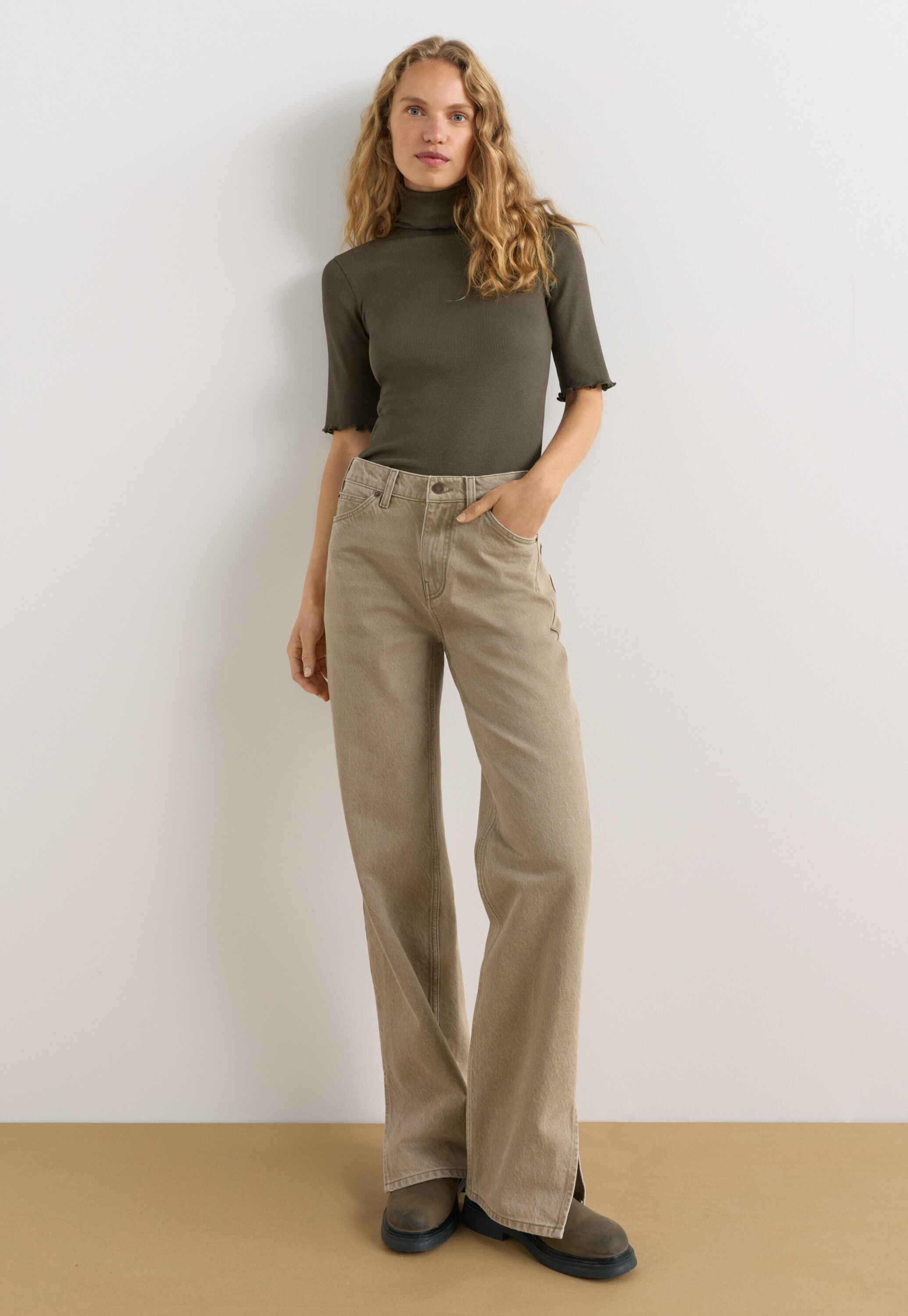 Jeans mit geteiltem Saum, Olivgrau, large