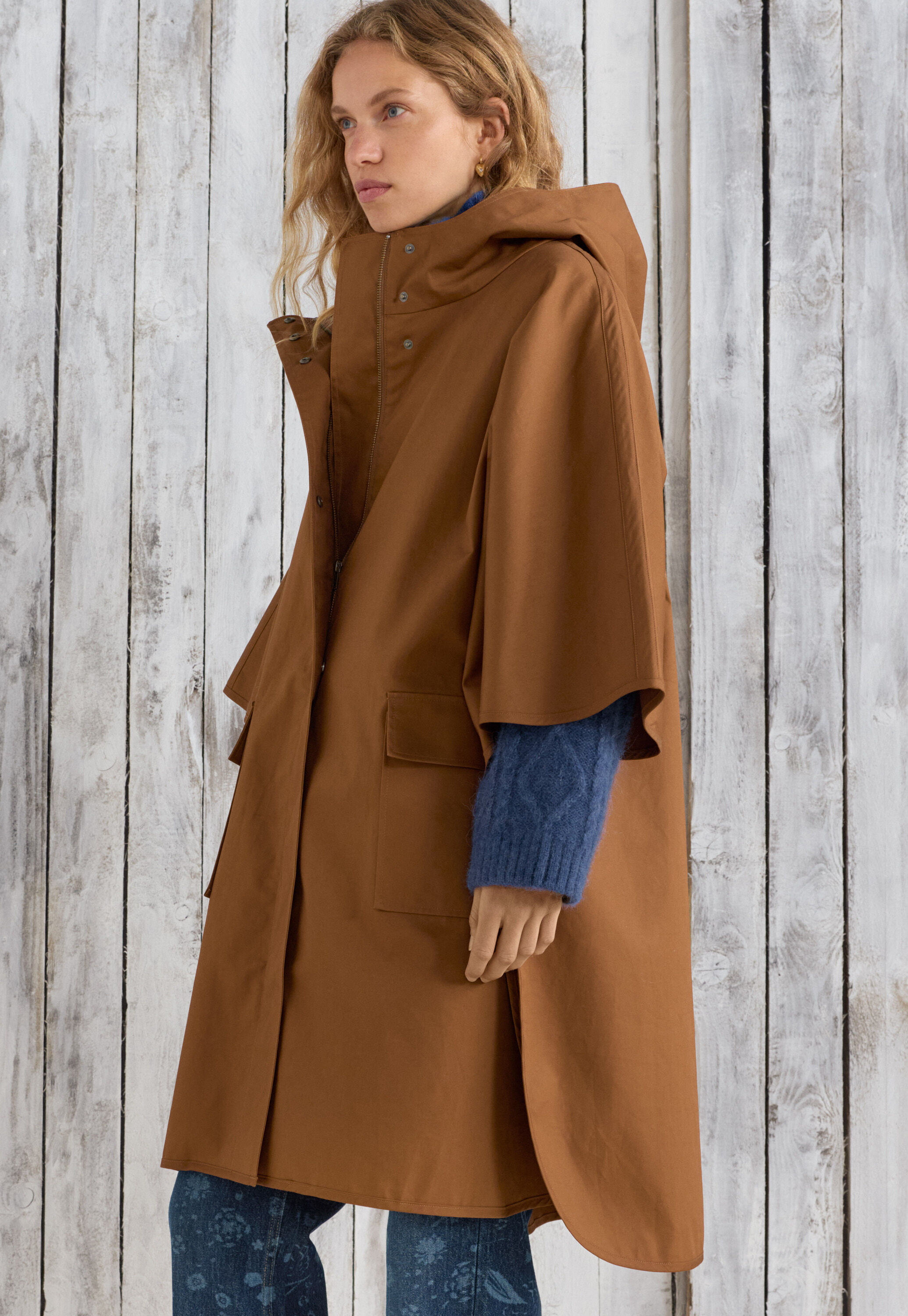 Cape, Toffee, large