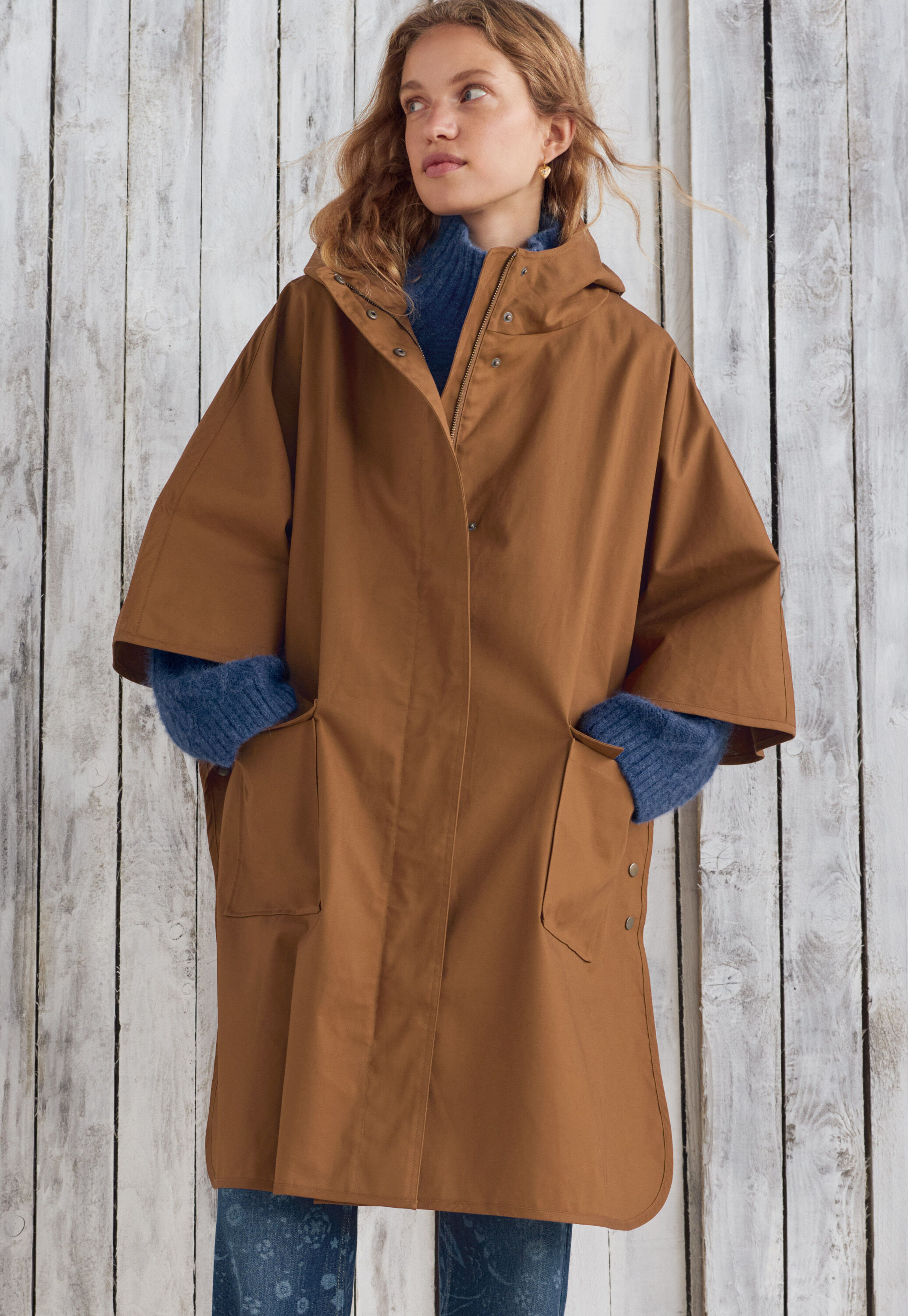 Cape, Toffee, large