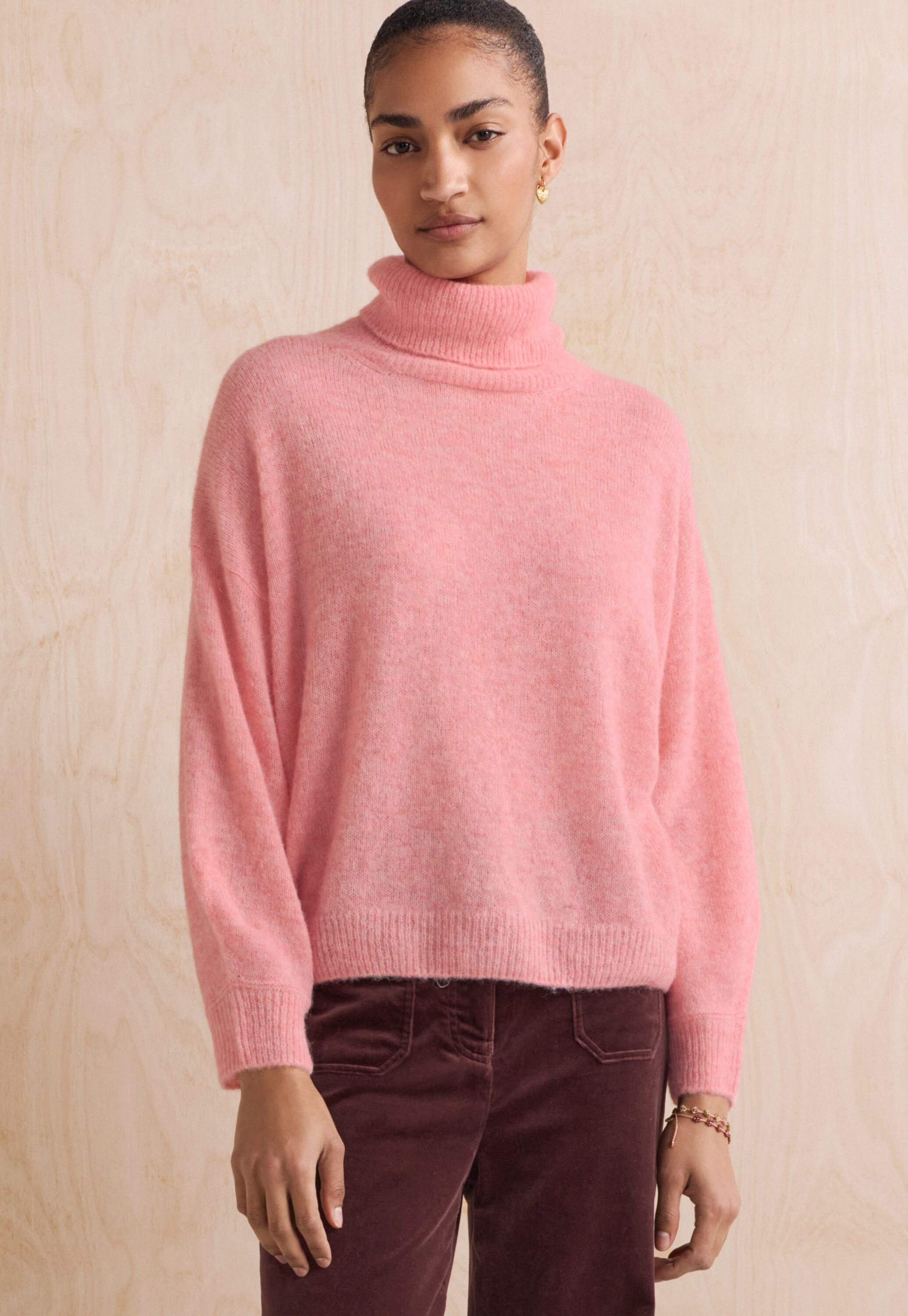 Pullover mit umgekehrten Streifen