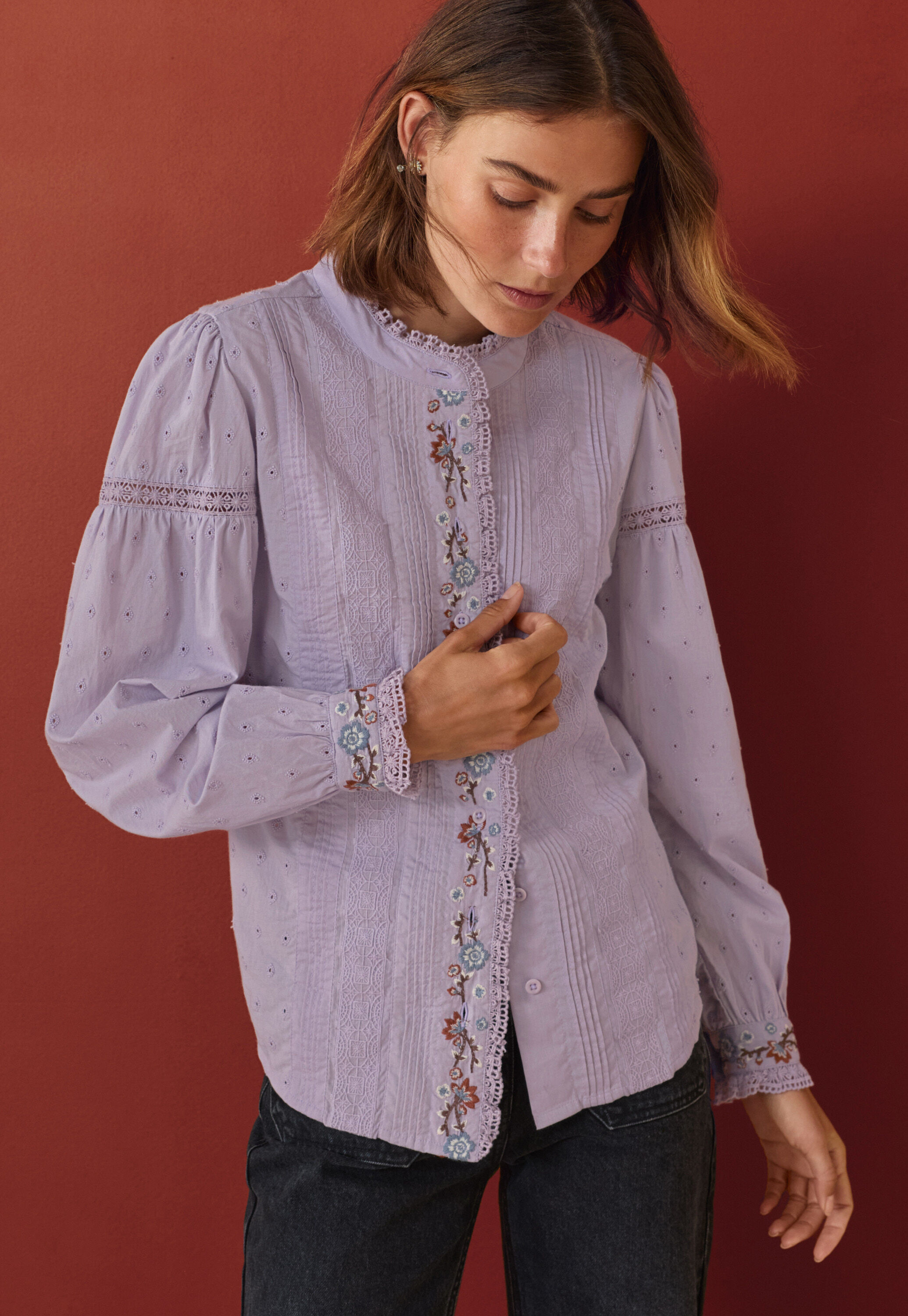 Bestickte Broderie-Bluse, Lavendel, large