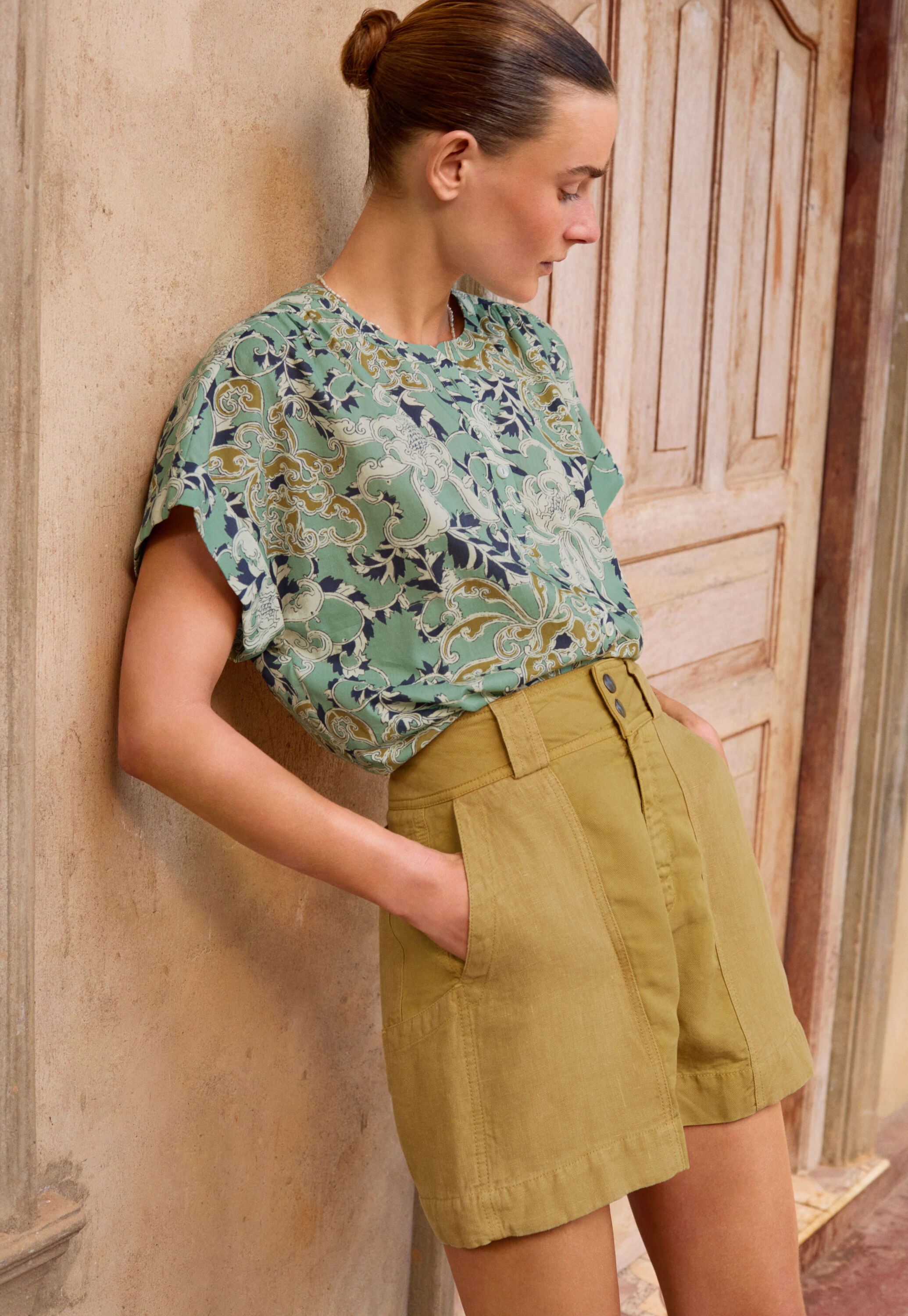Kontraststoff-Shorts, Honigocker, large
