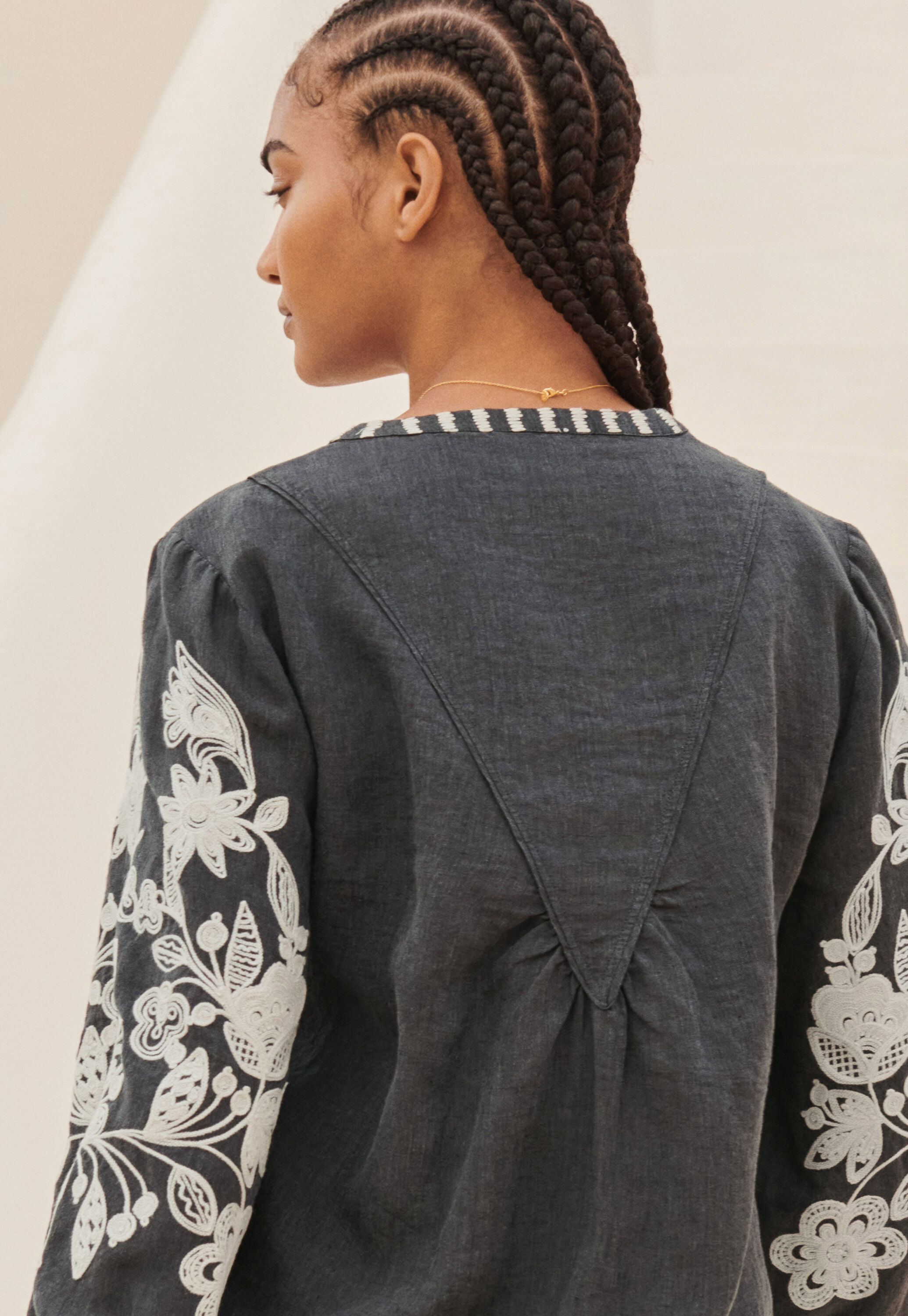 Bluse mit Cornely-Stickerei, Petrolschwarz, large
