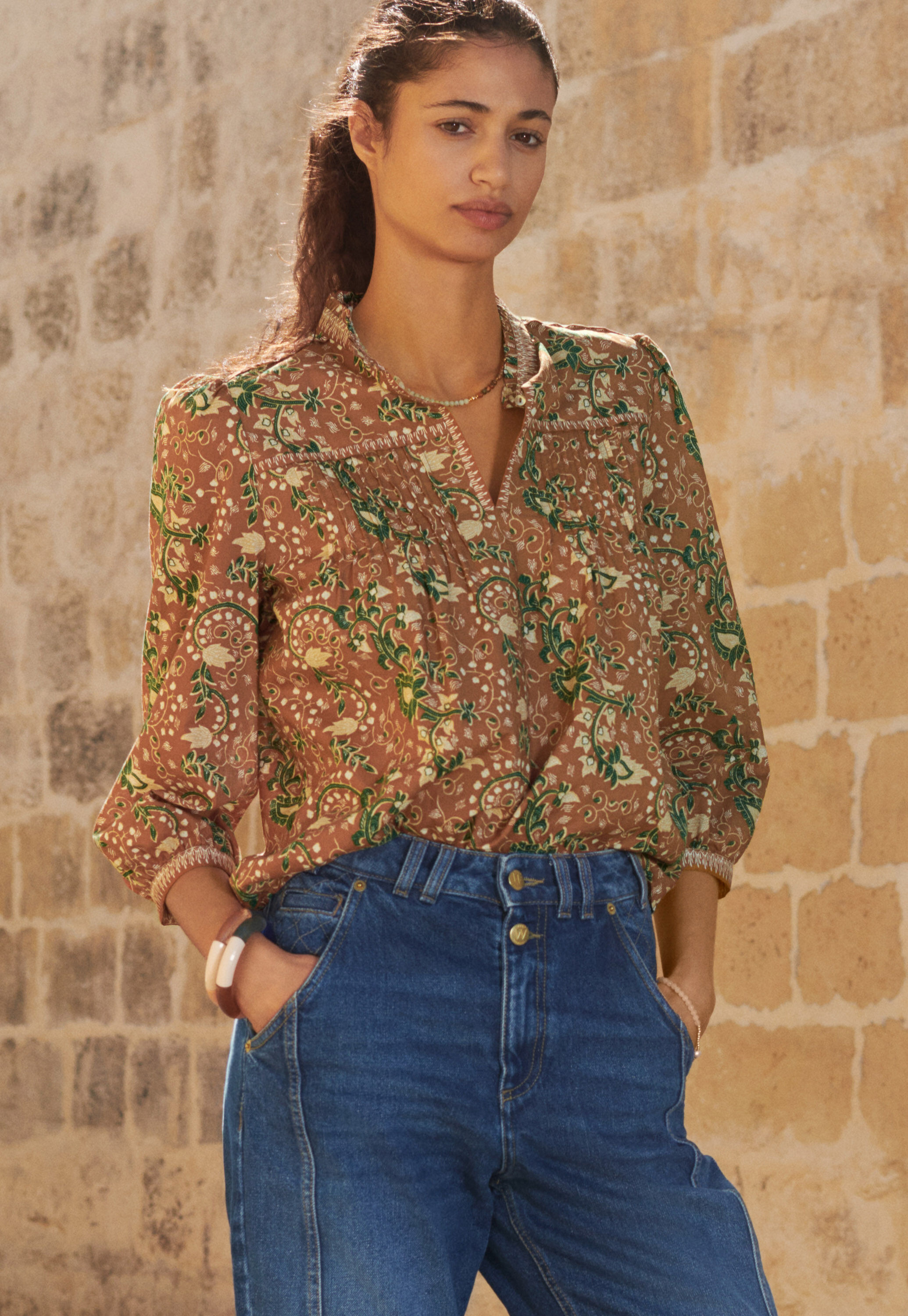Bedruckte Bluse mit Biesen, Rost, large