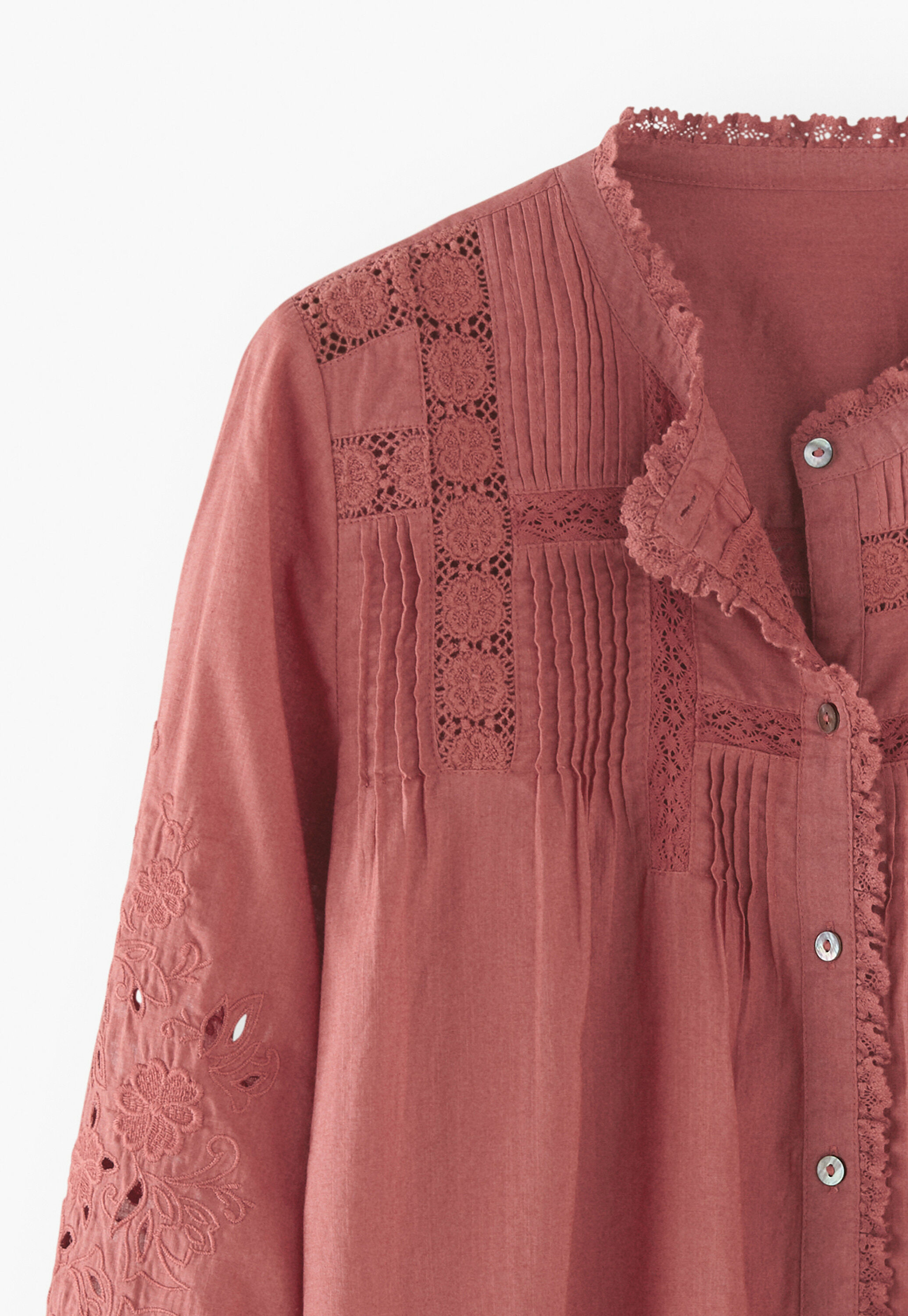 Bluse mit Spitze und Biesen, Himbeerrosa, large