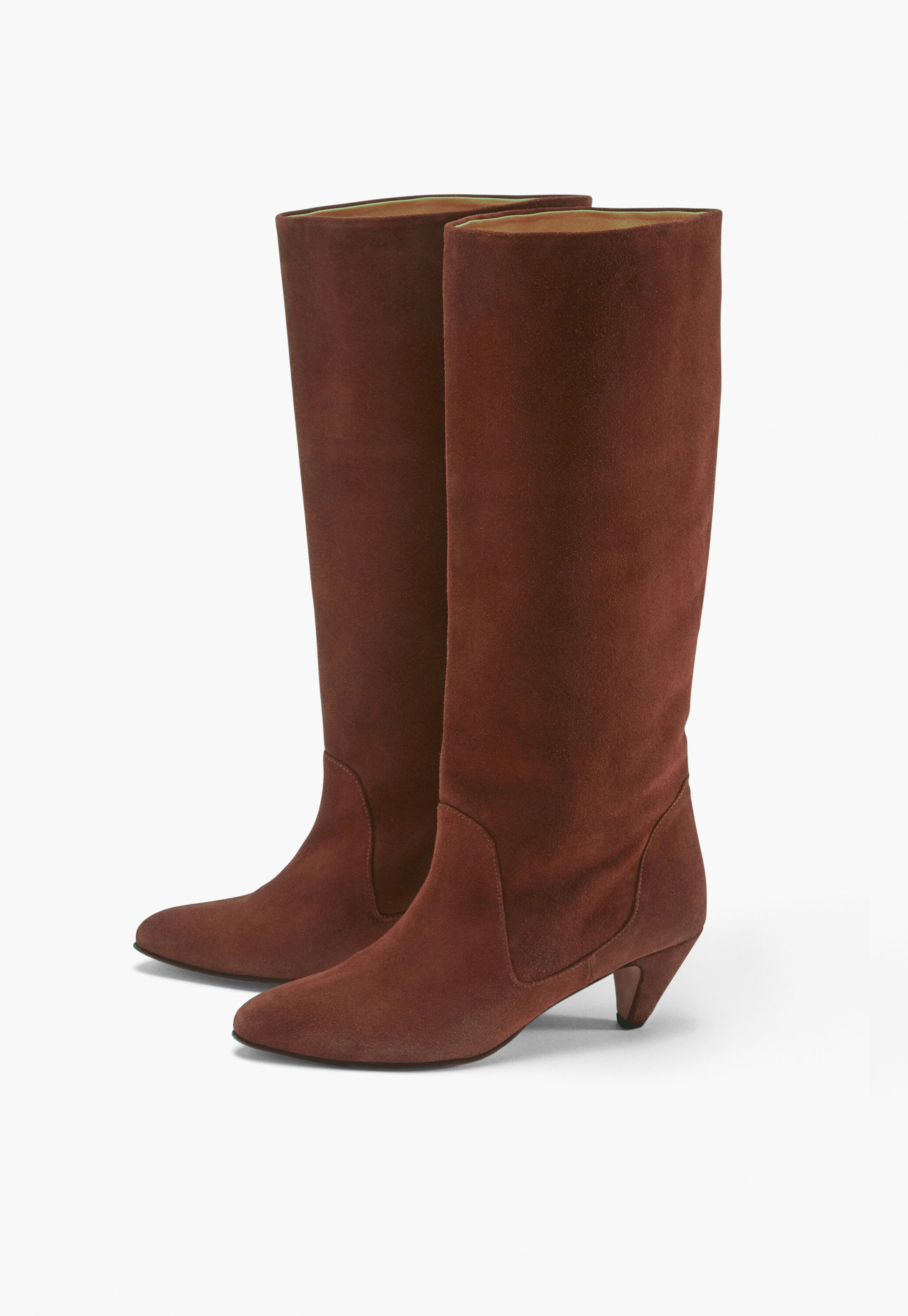 Stiefel mit Absatz