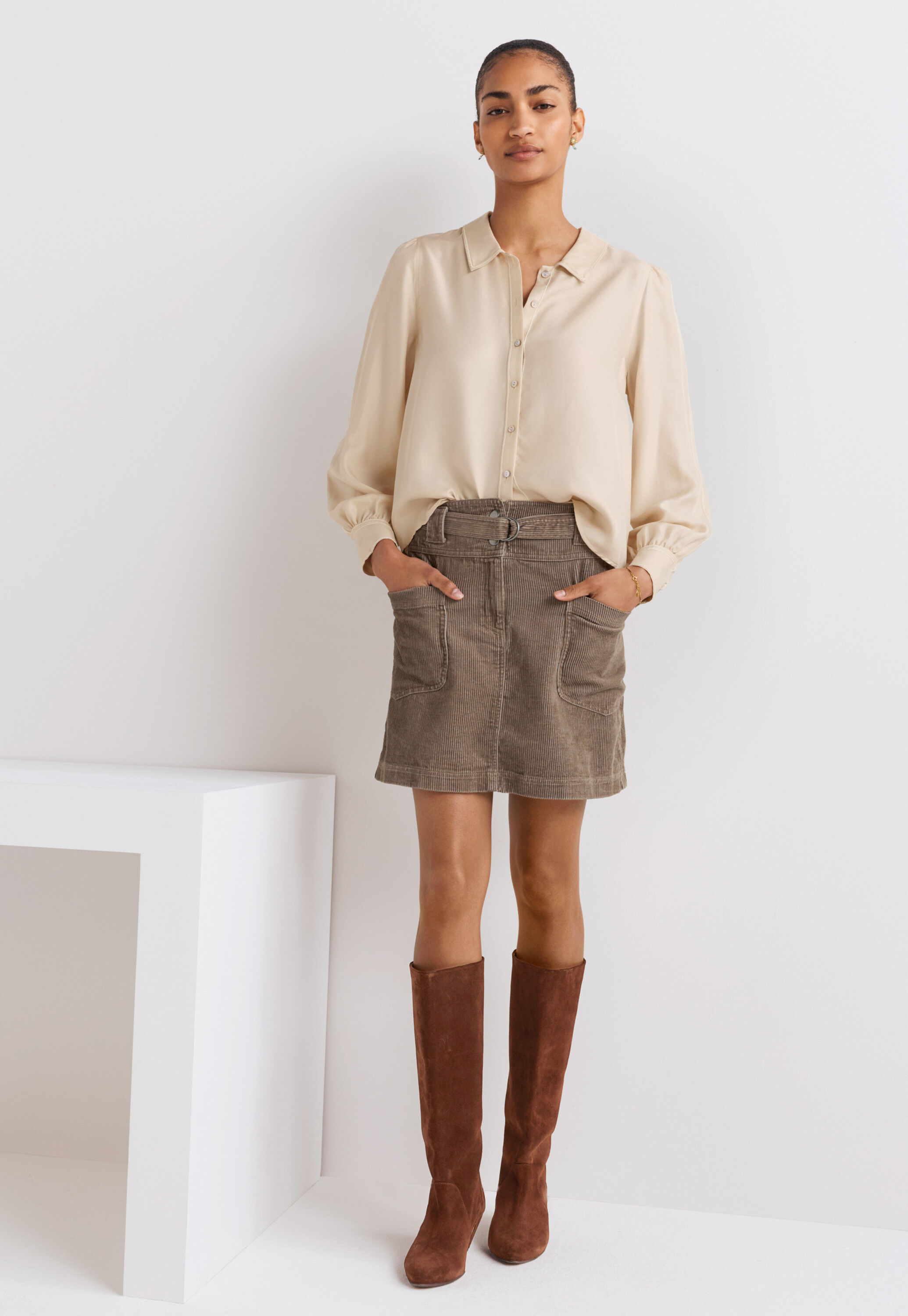Bluse mit Ziern&auml;hten