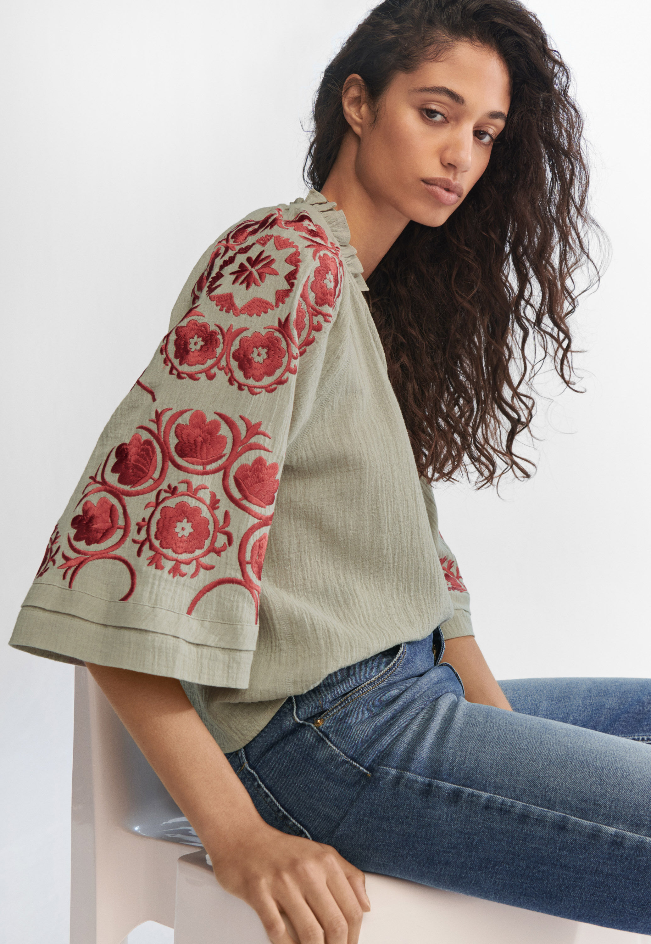 Bestickte Bluse
