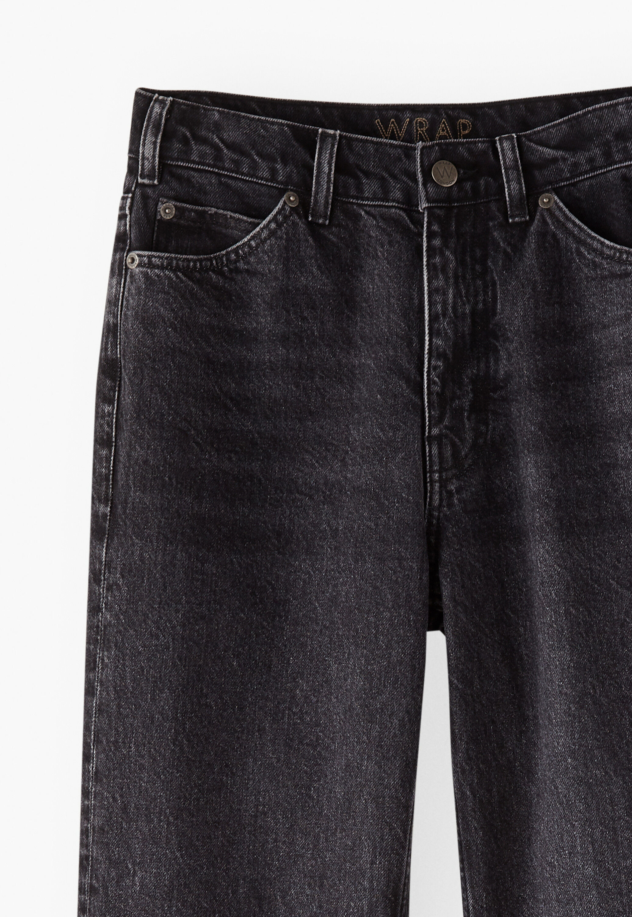 Jeans mit geschlitztem Saum