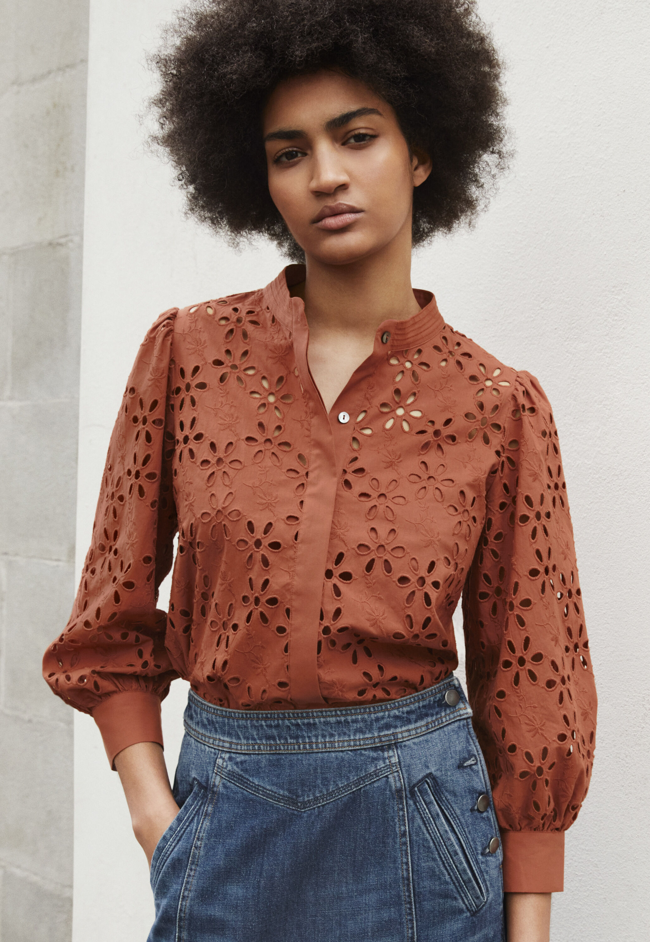 Cutwork-Bluse