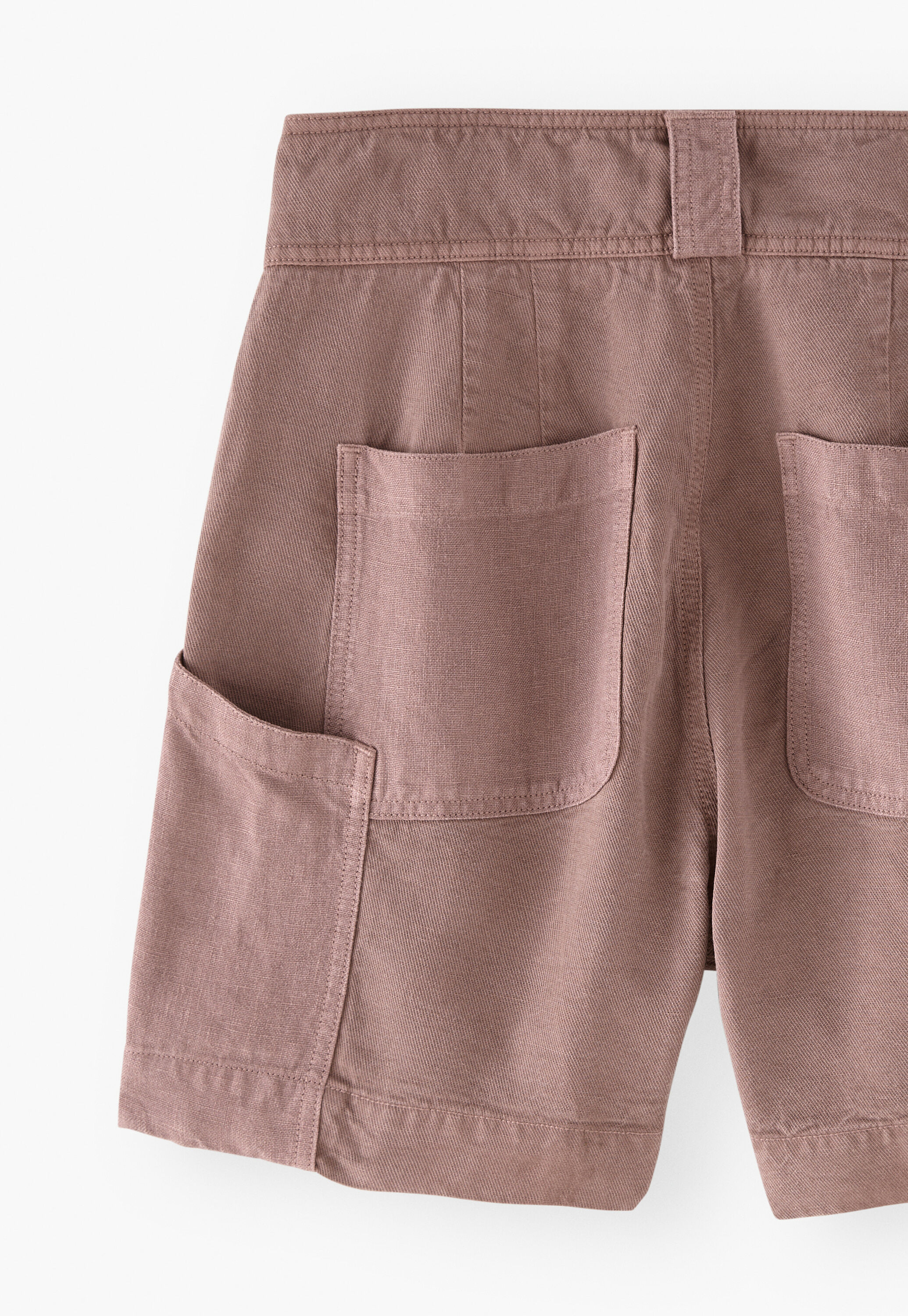 Kontraststoff-Shorts