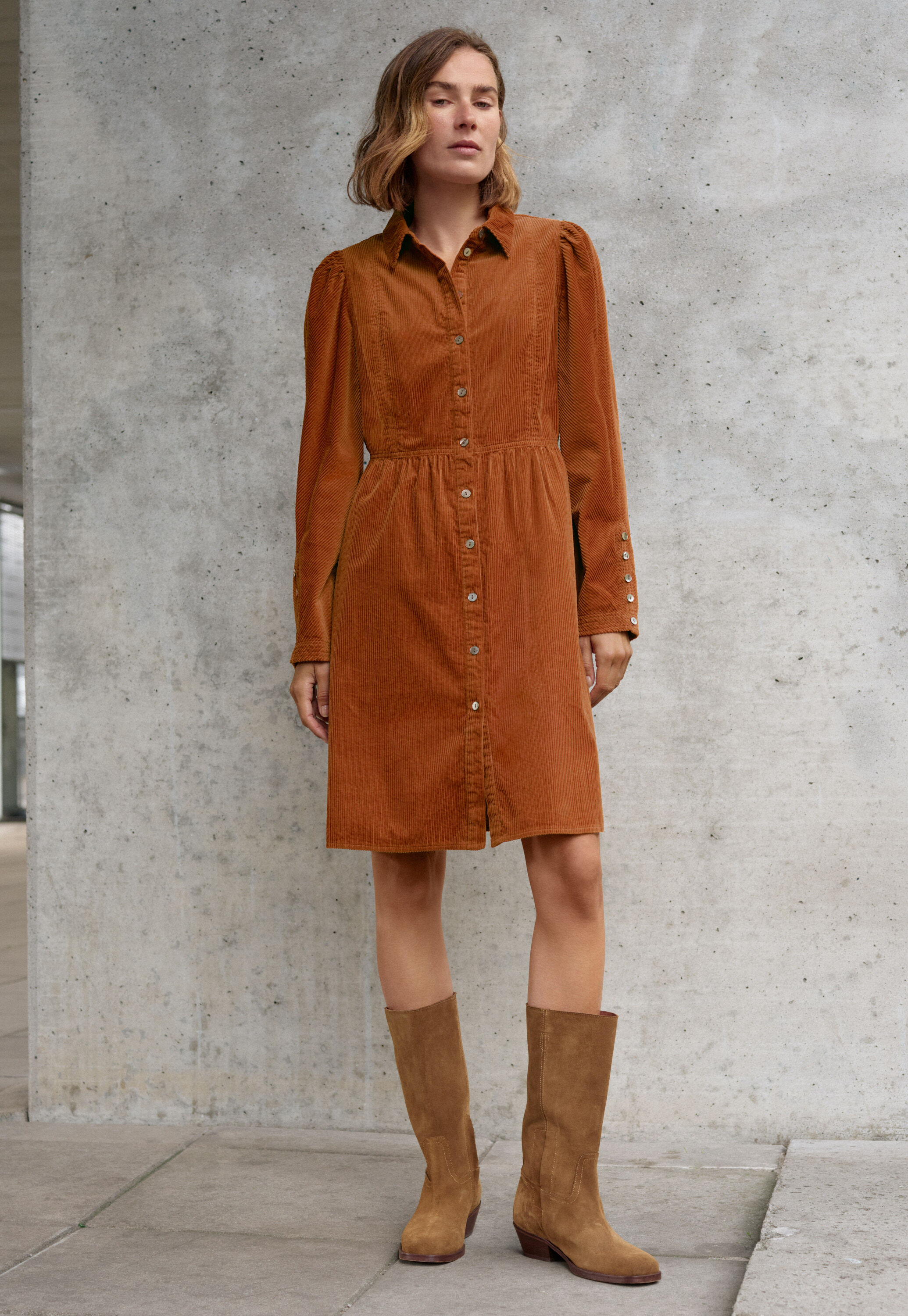 Durchgekn&ouml;pftes Kleid