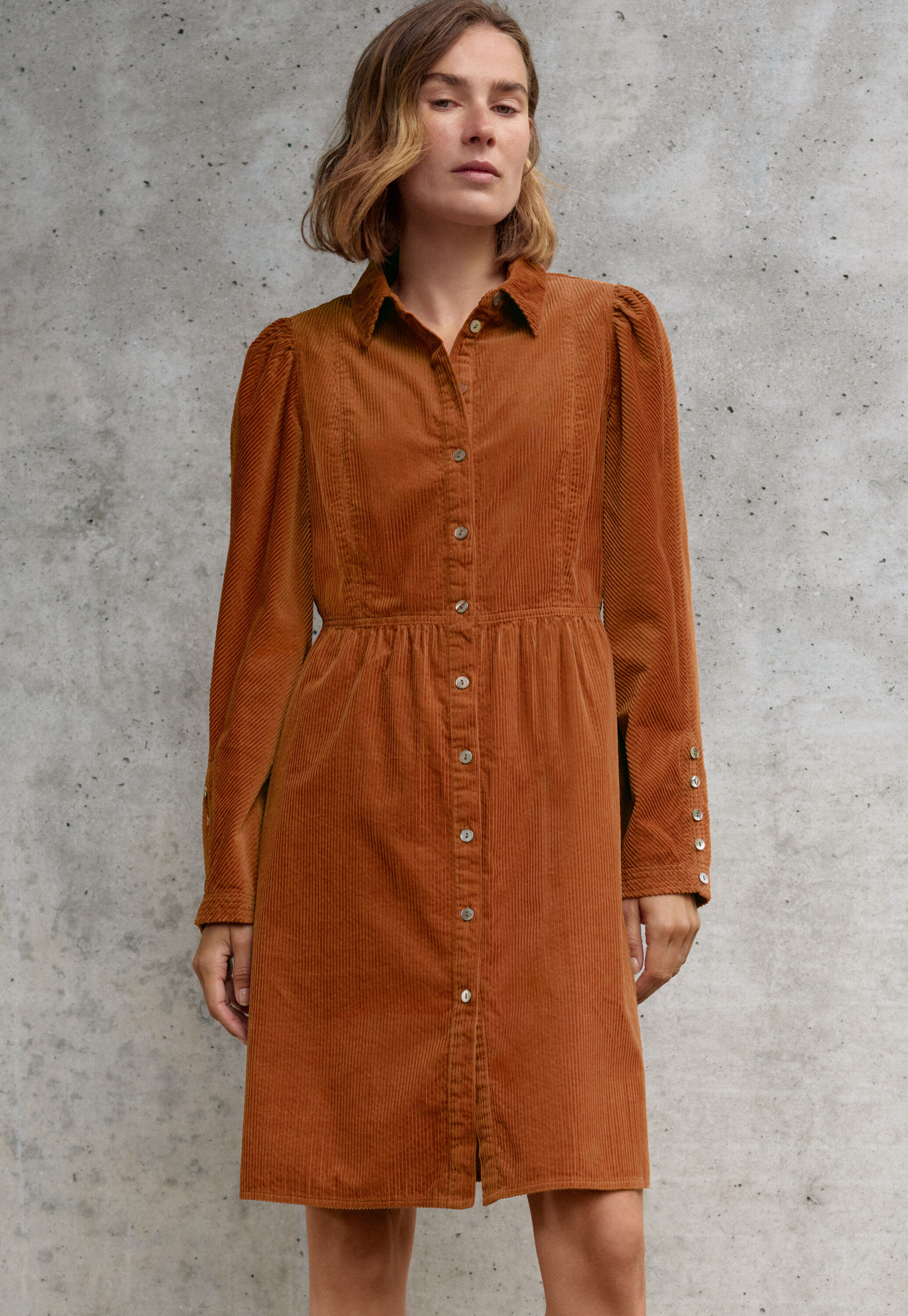 Durchgekn&ouml;pftes Kleid