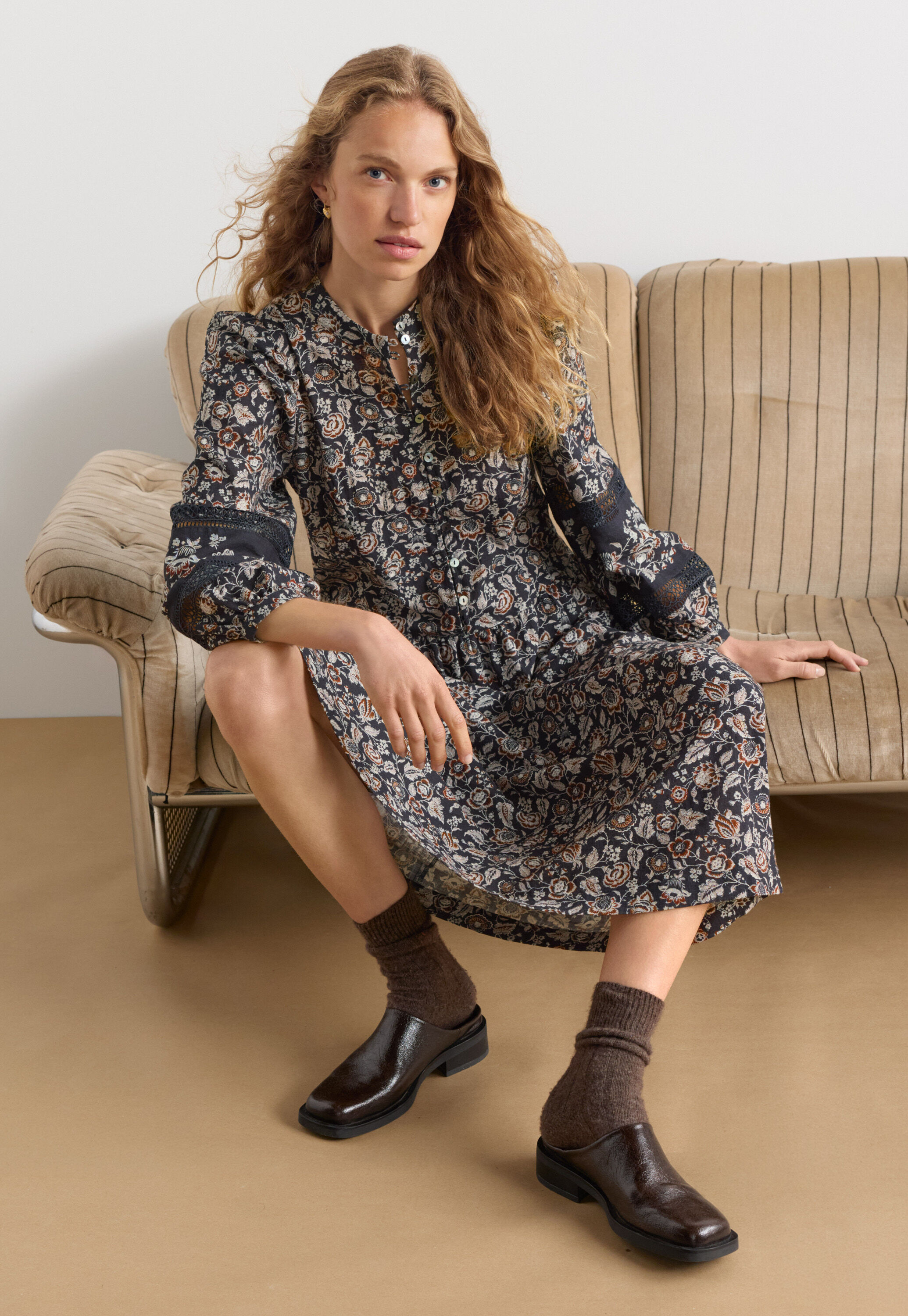 Print-Kleid mit tiefer Taille