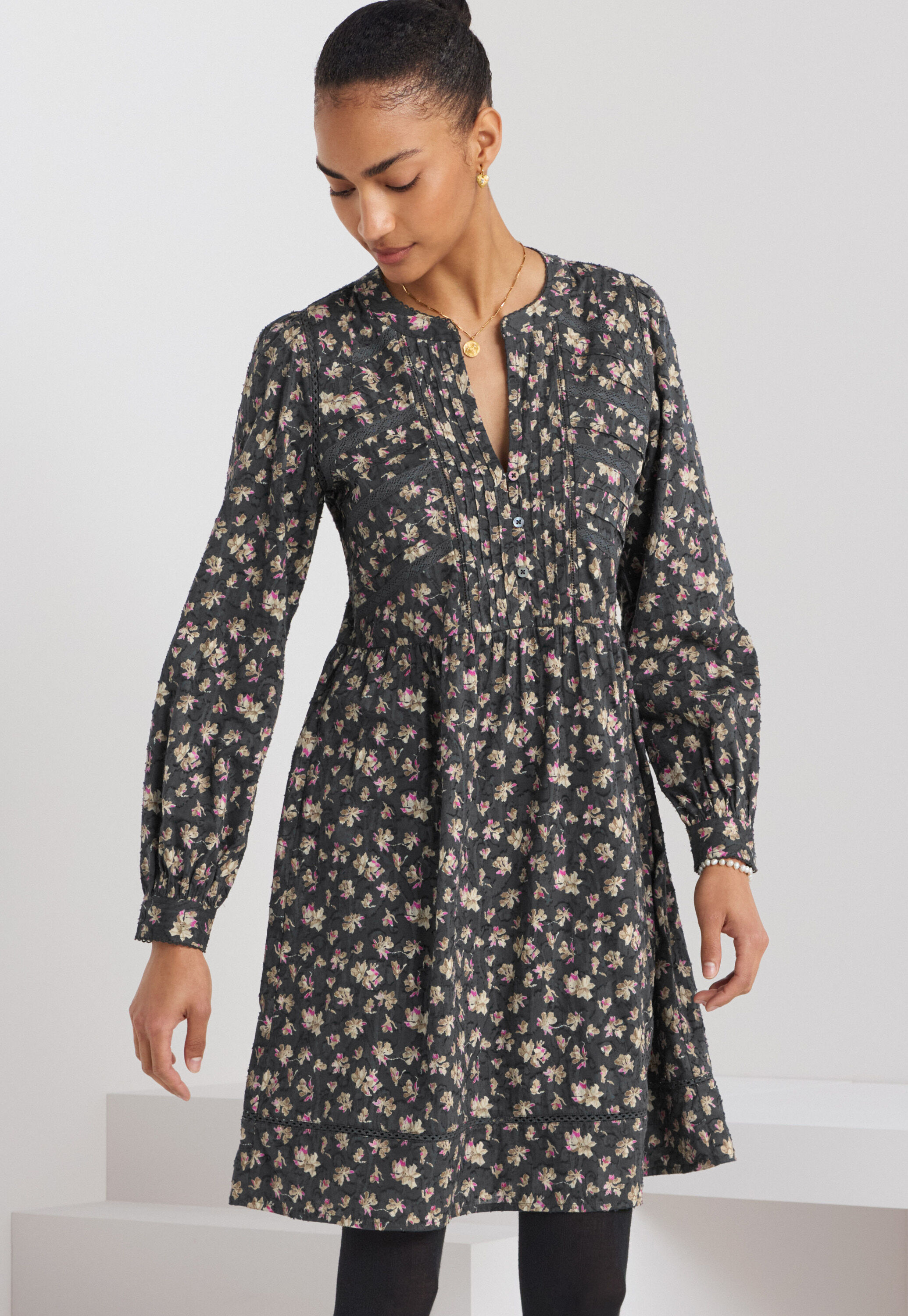Kurzes Kleid mit Print