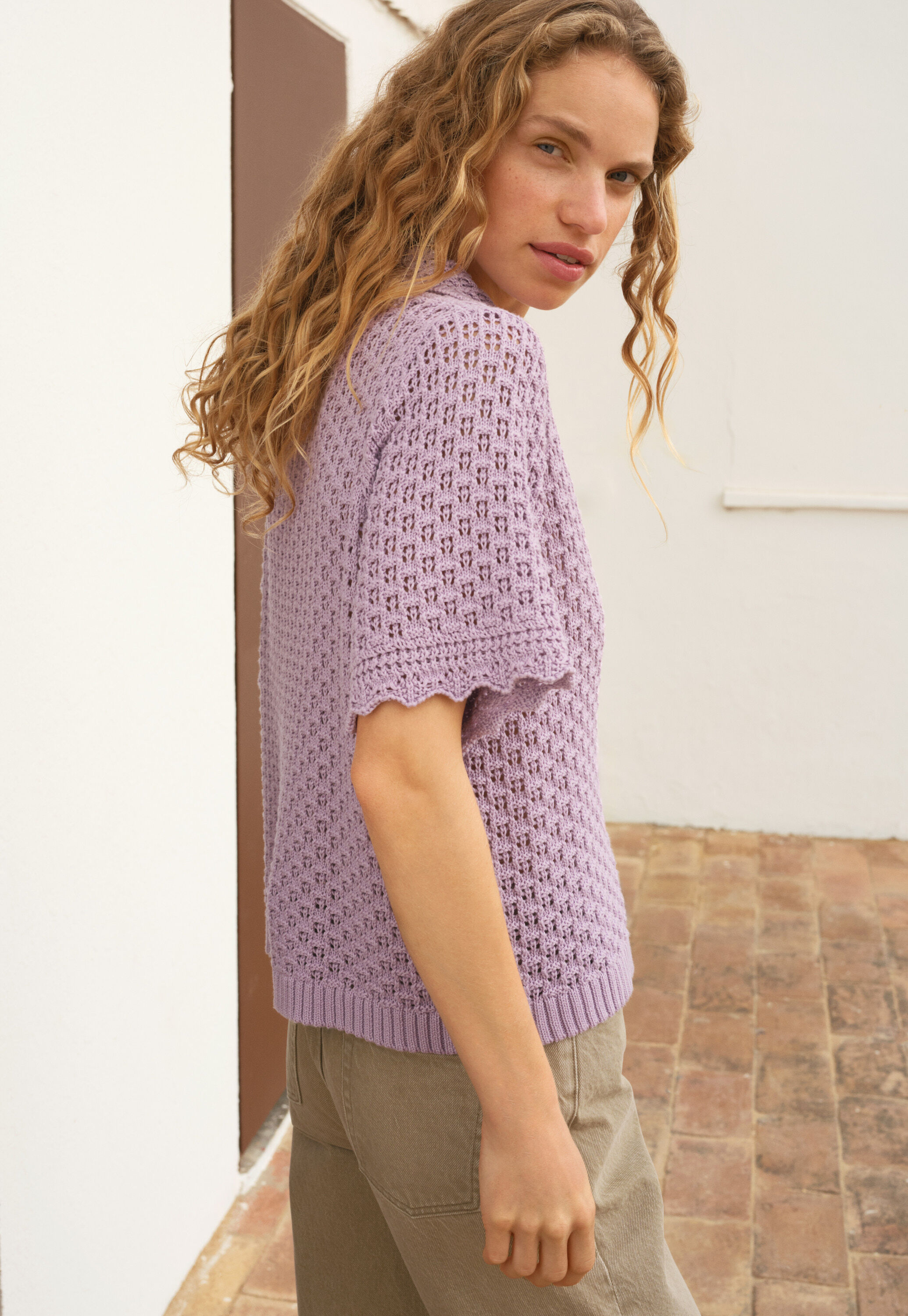 Vorne gebundener Pullover