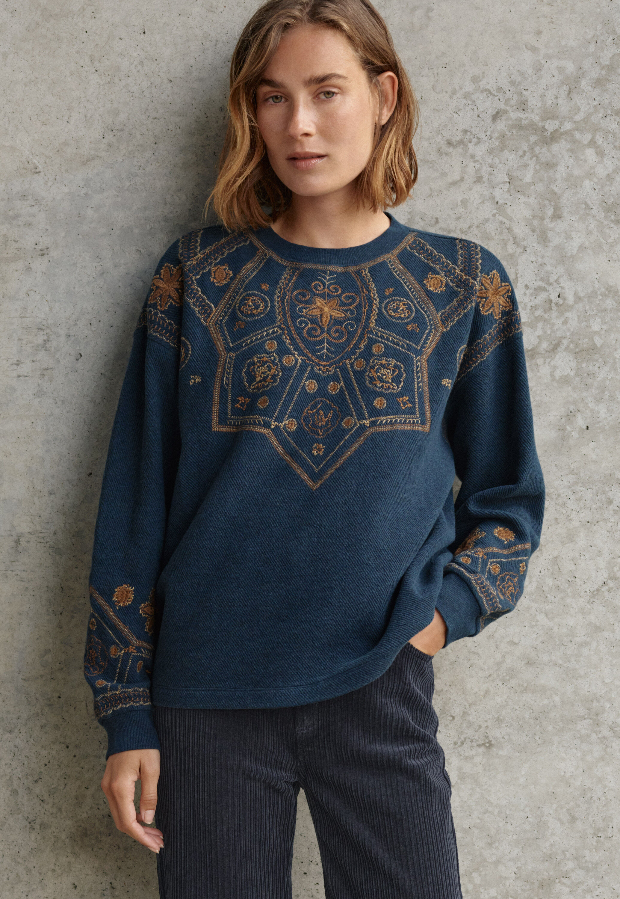 Sweatshirt mit Stickerei