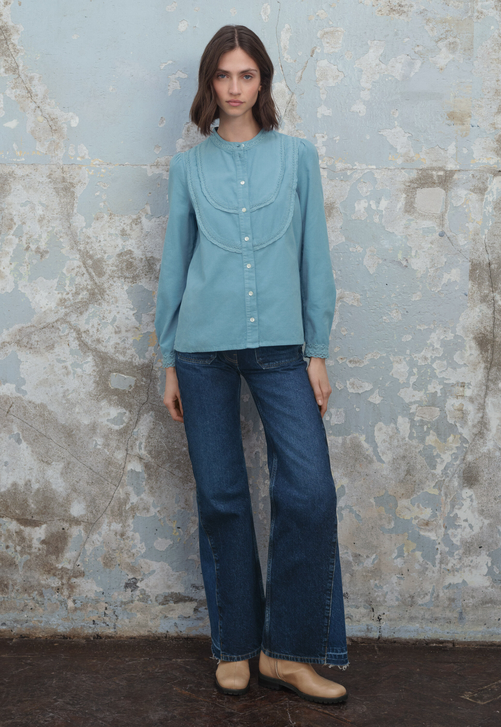 Cordbluse mit Spitze