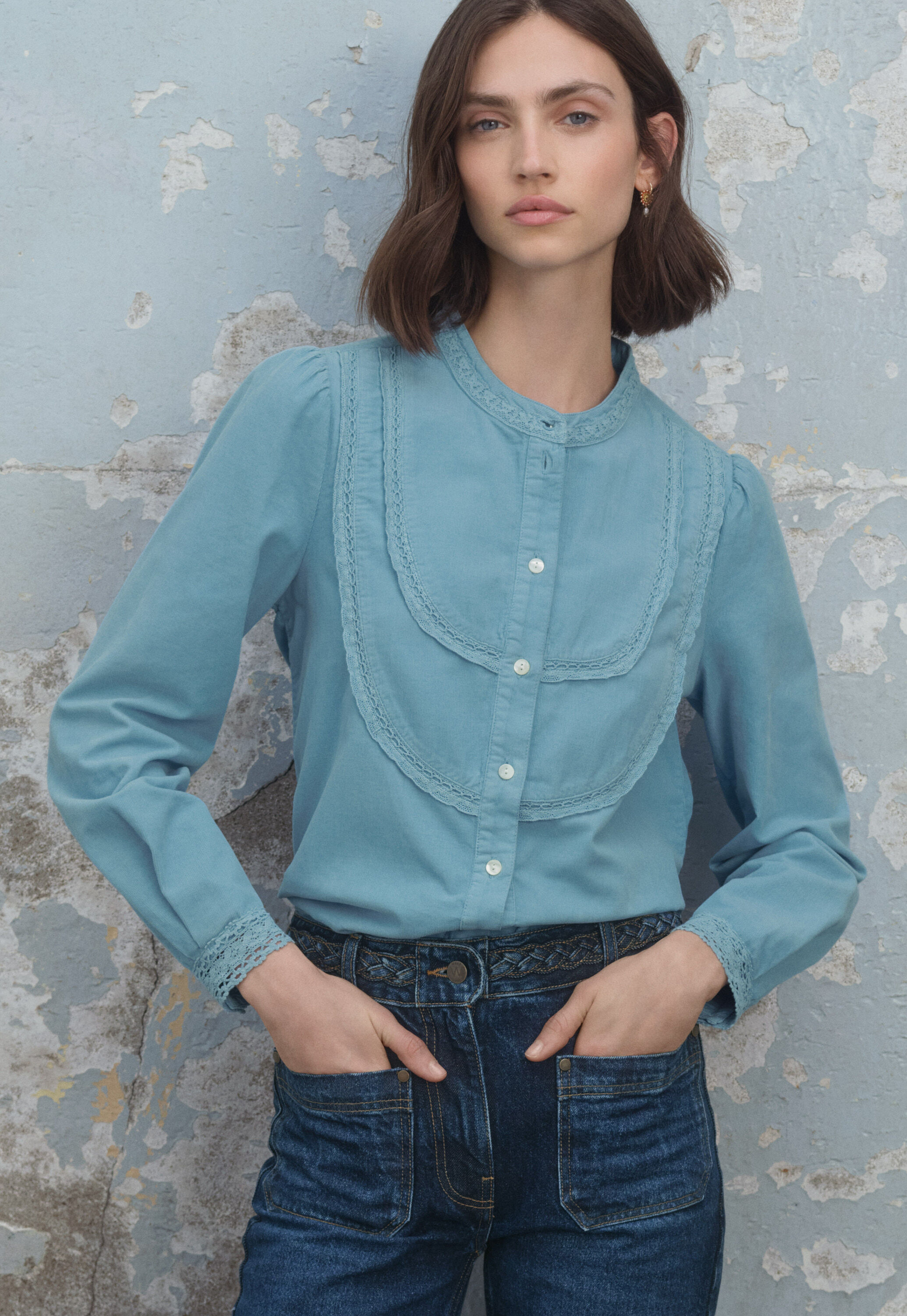 Cordbluse mit Spitze