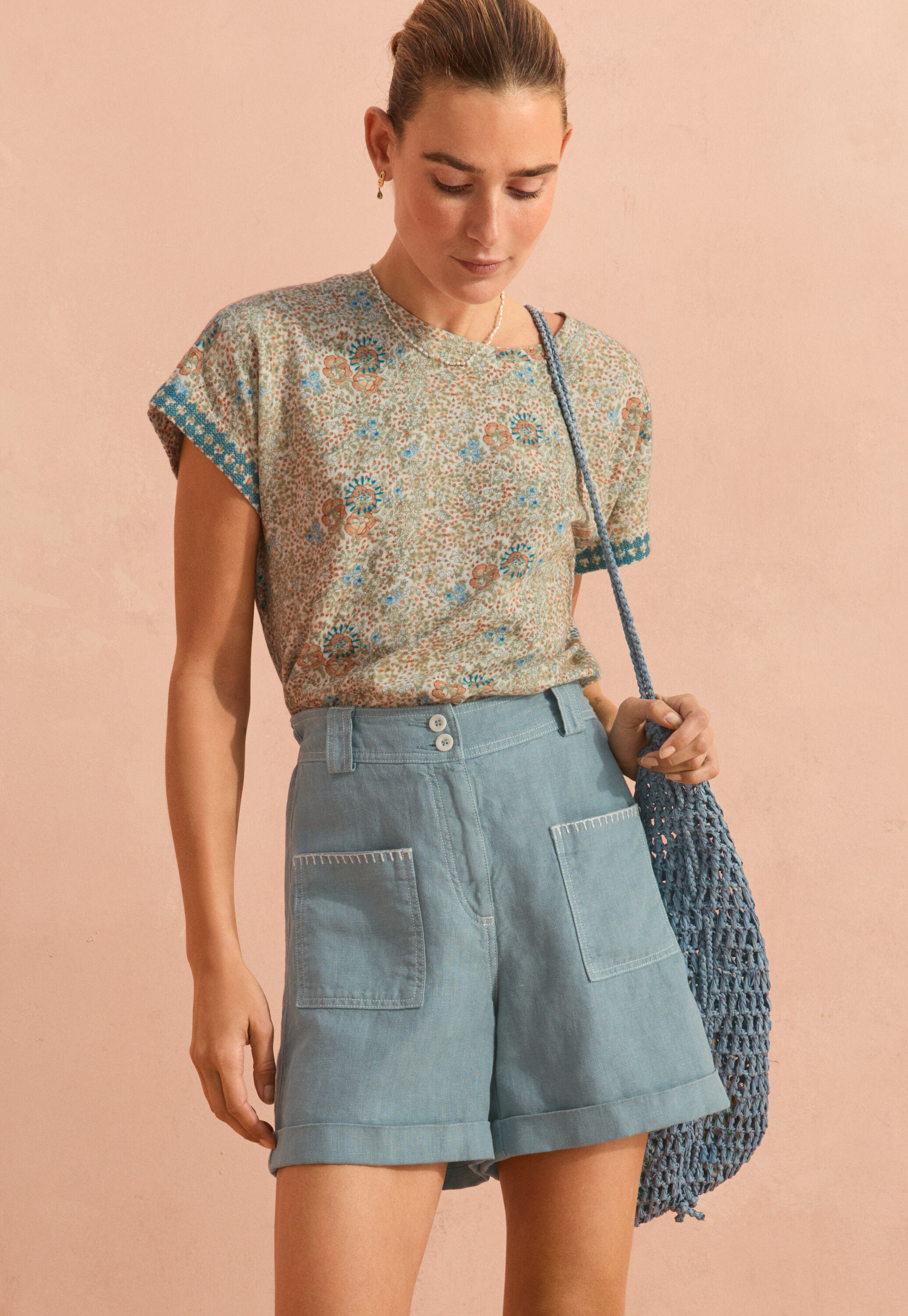 Print-Top mit Stickerei