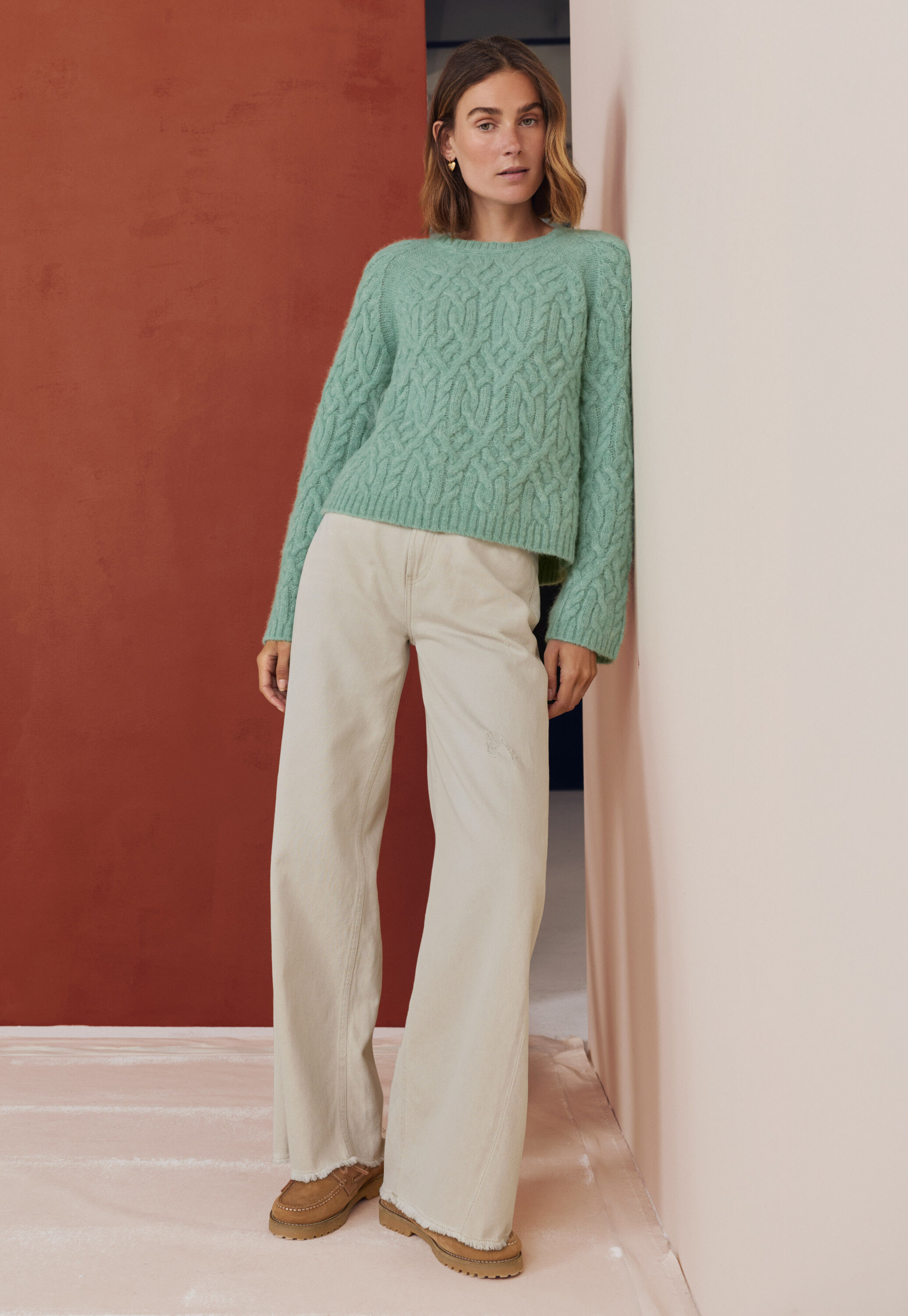 Mittelhoch taillierte Jeans mit weitem Bein