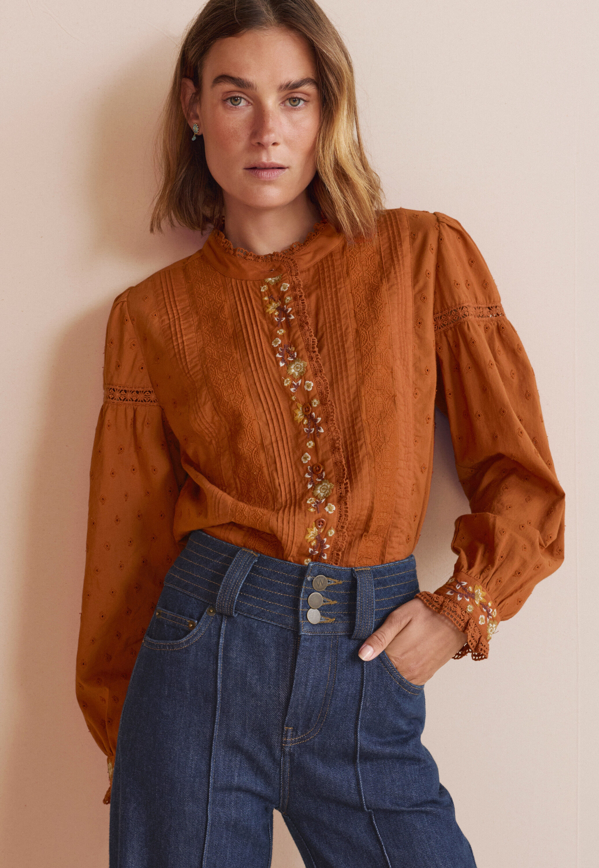 Bestickte Broderie-Bluse