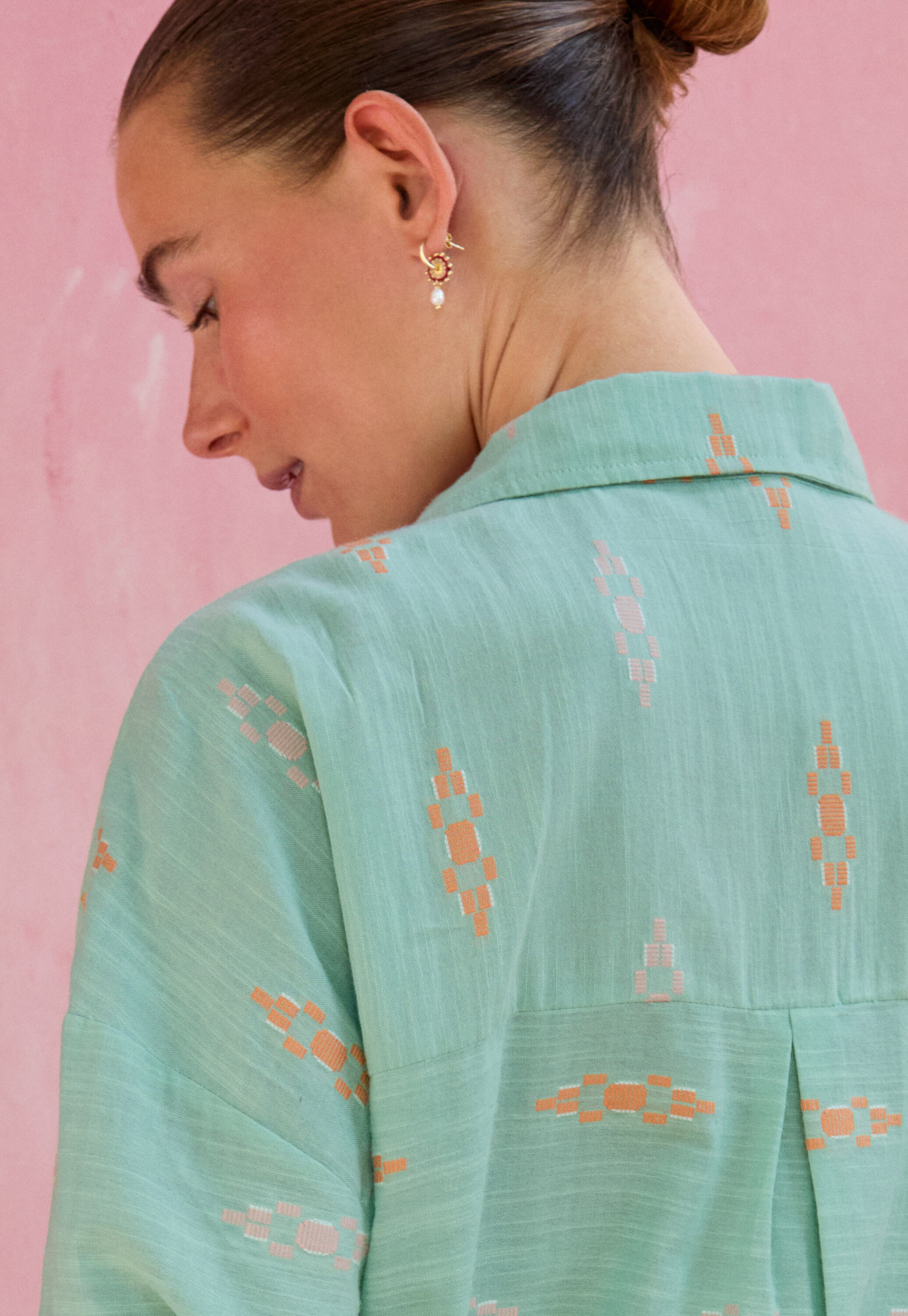 Bluse aus geklipptem Jacquard