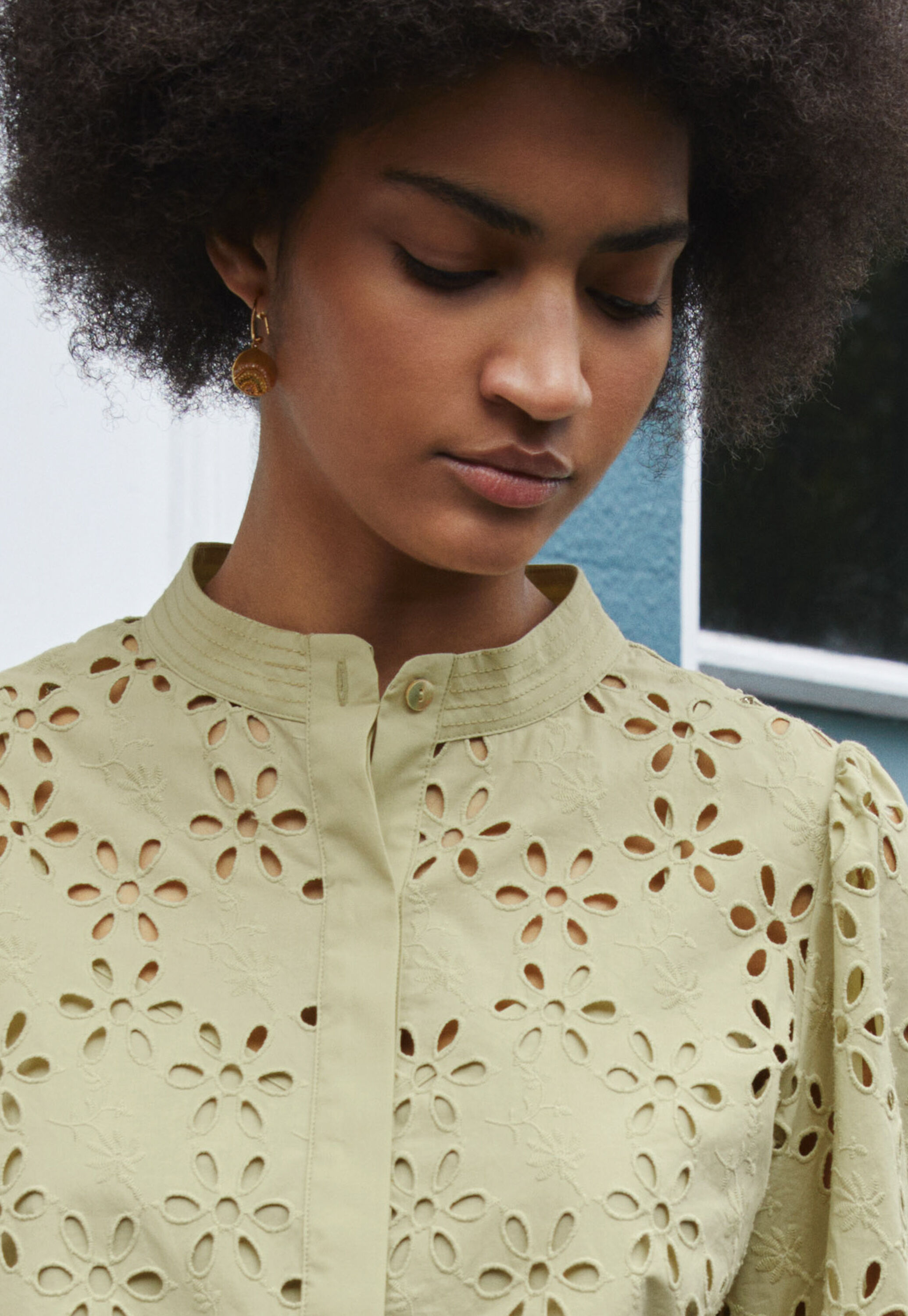 Cutwork-Bluse