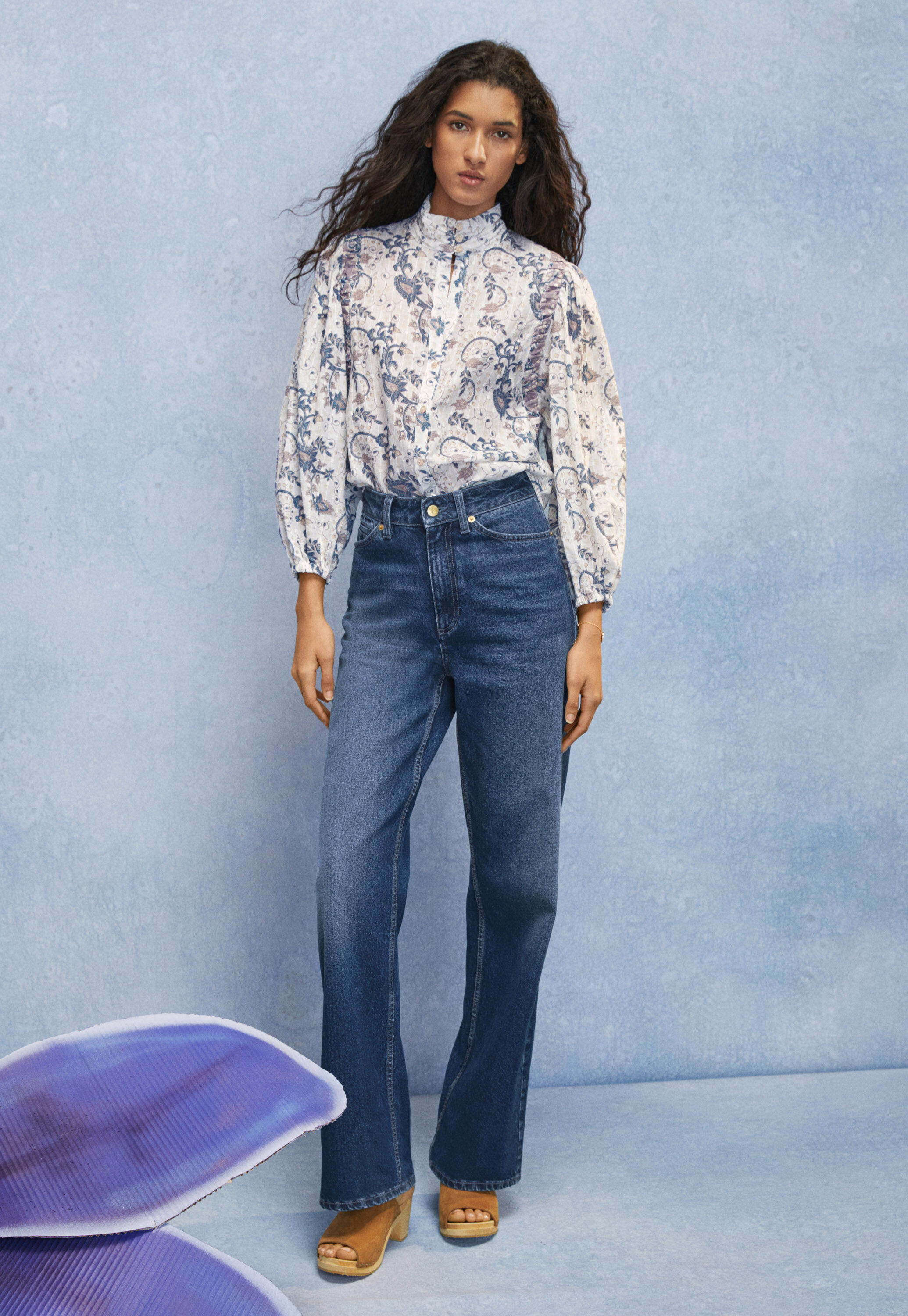 Bedruckte Bluse mit hohem Halsausschnitt