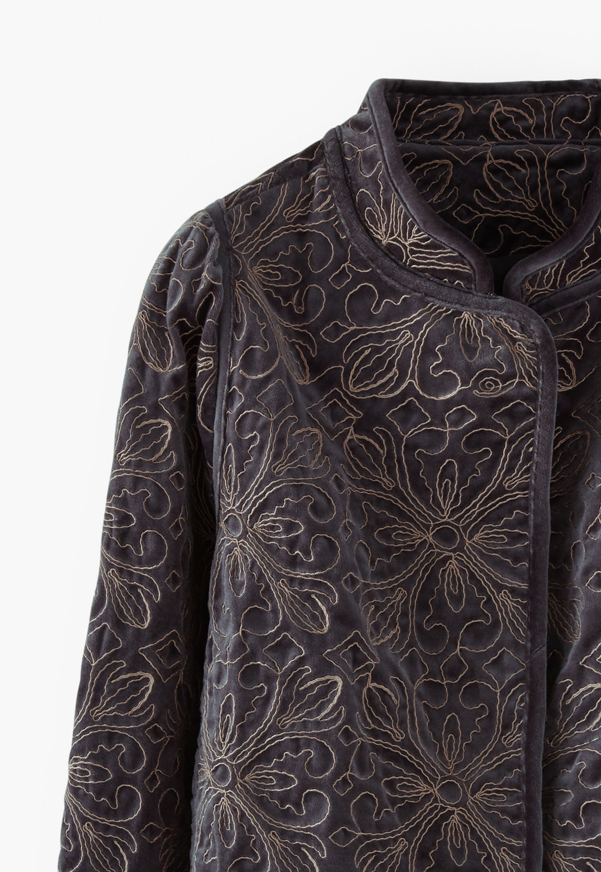 Bestickte Samtjacke