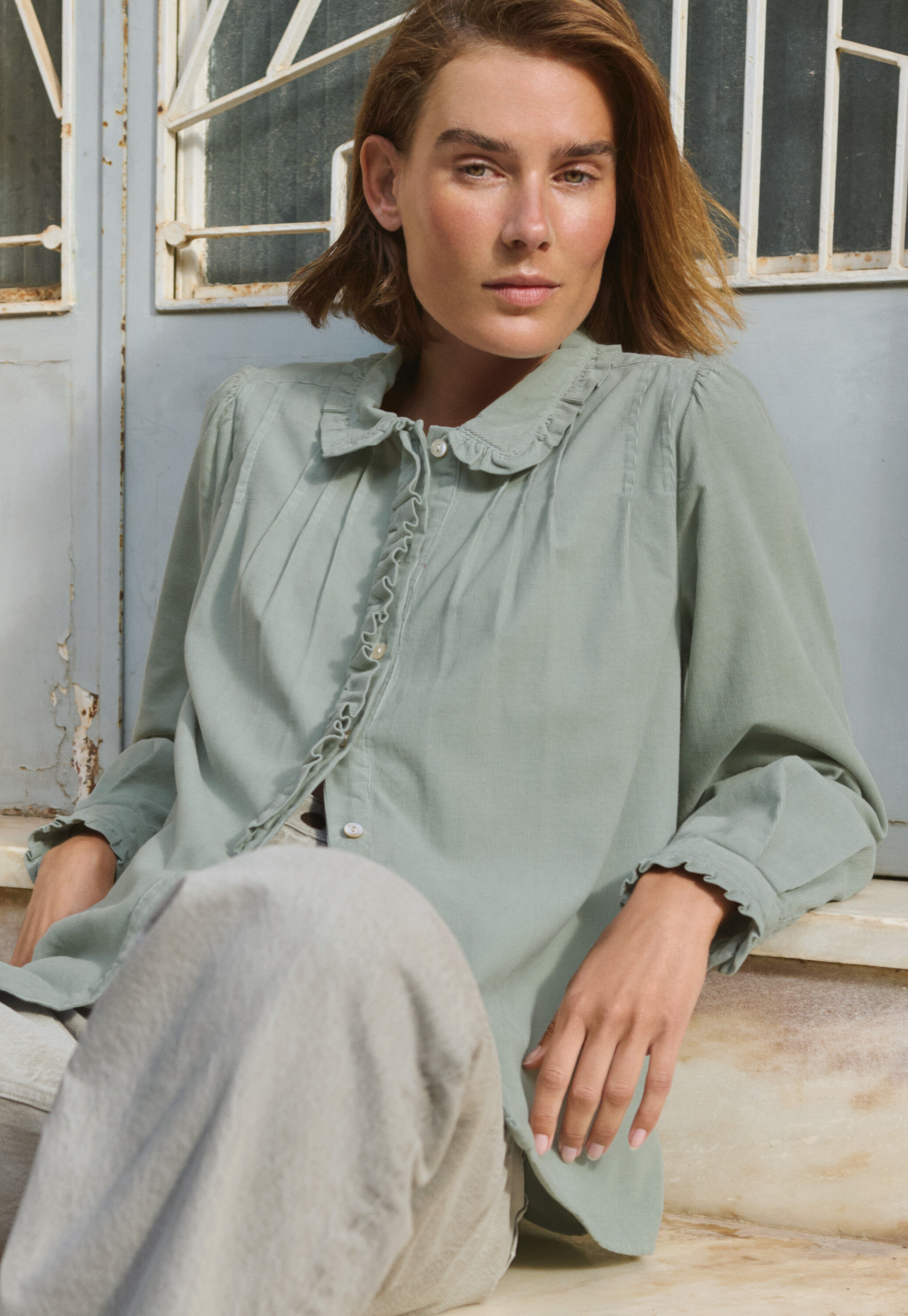 Faltenbluse aus Cord