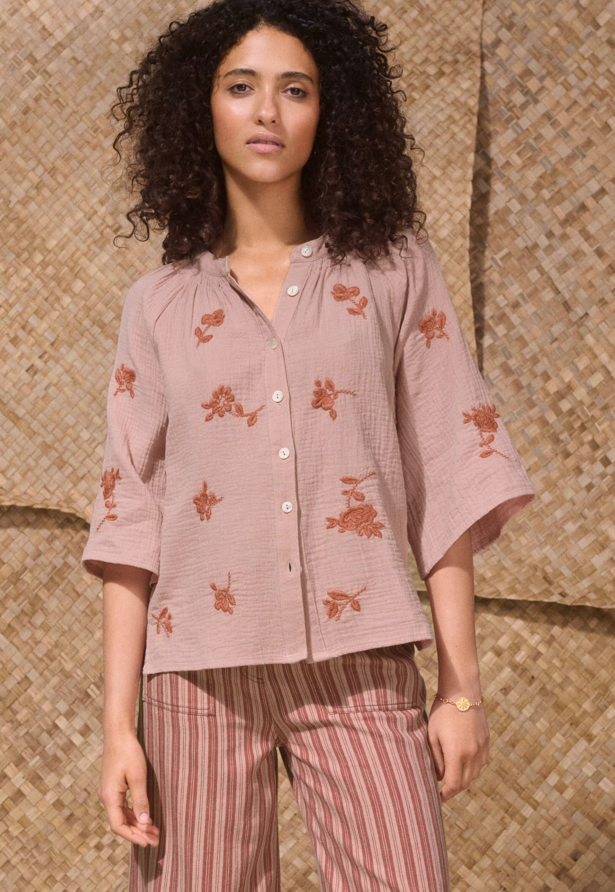 Bestickte Bluse