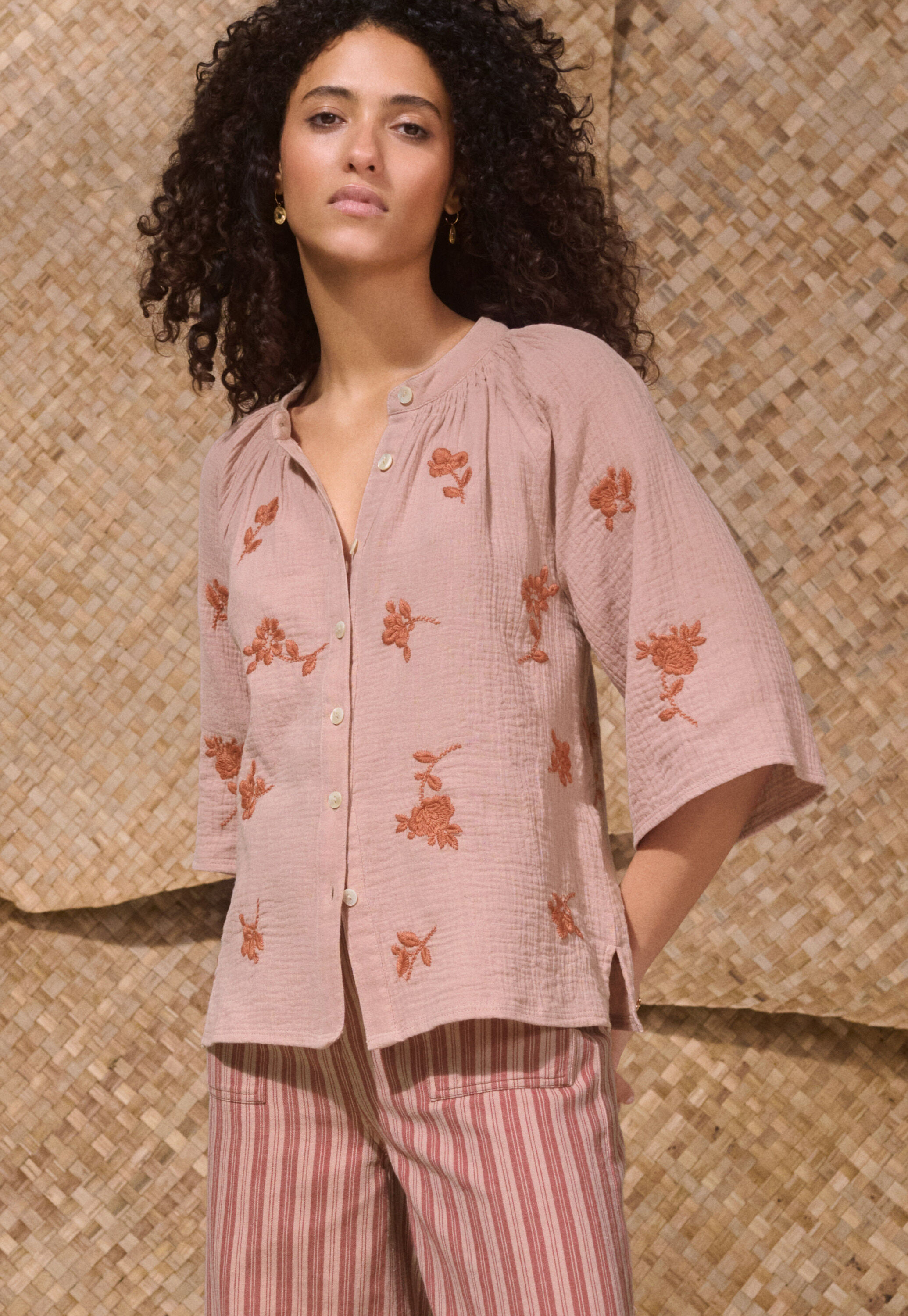 Bestickte Bluse