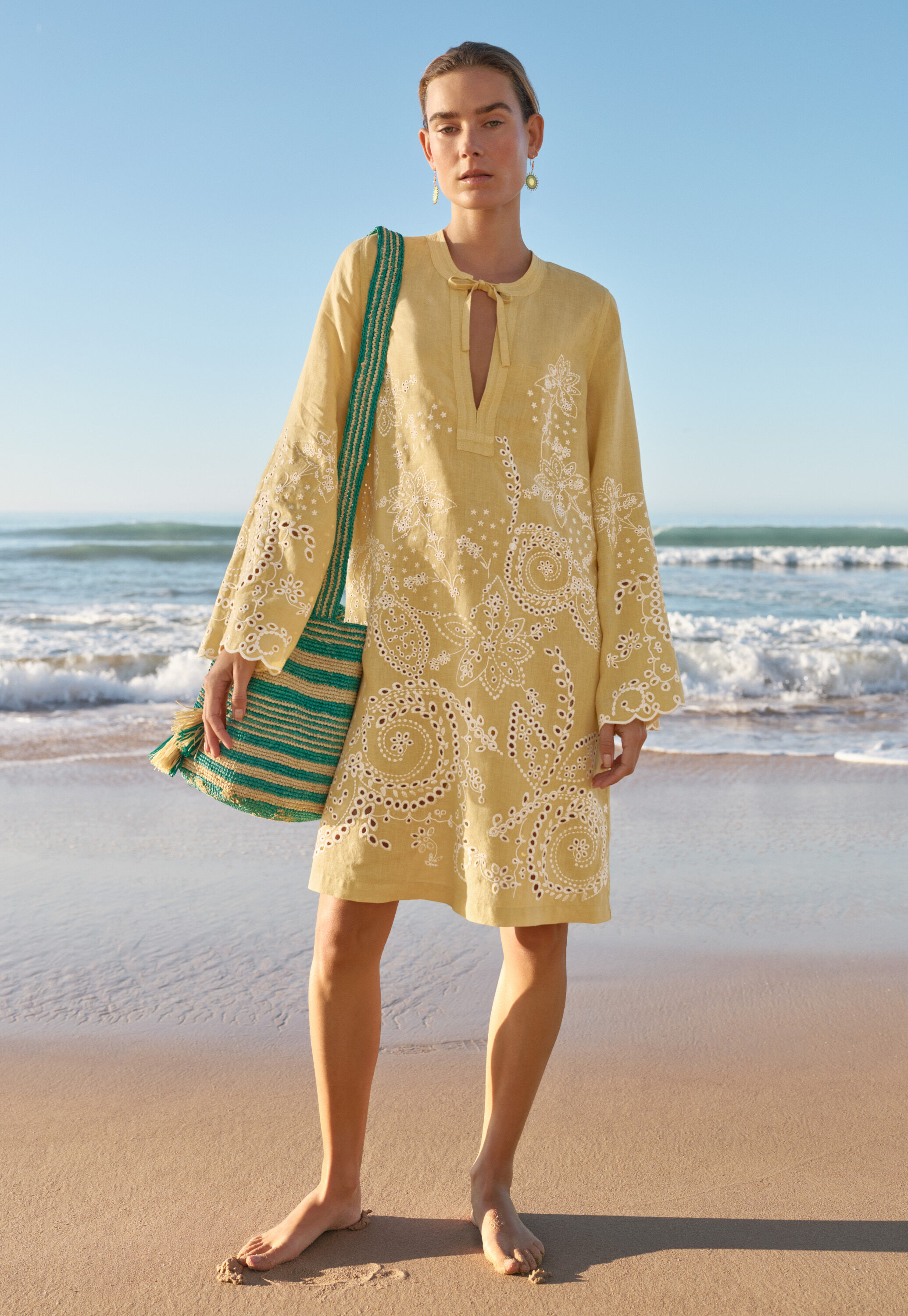 Cutwork-Kleid