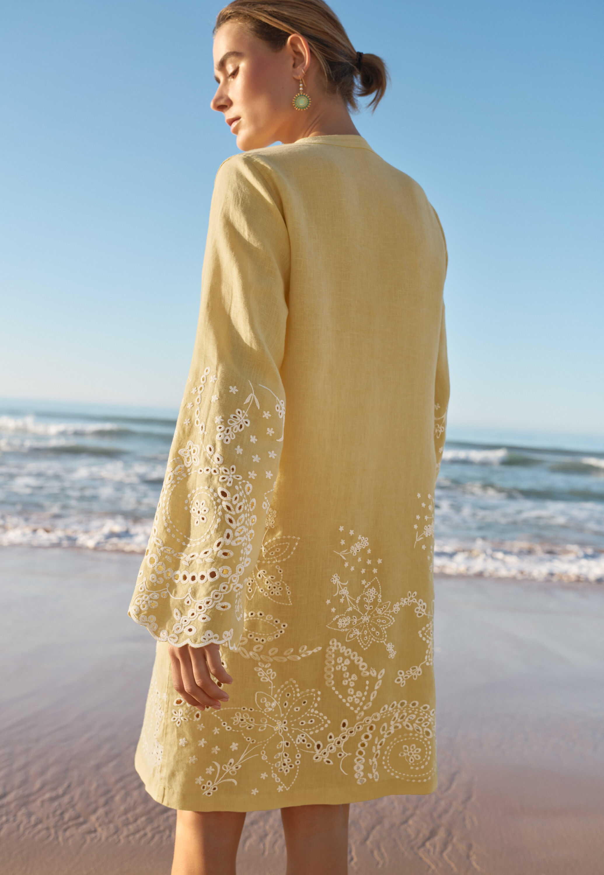 Cutwork-Kleid