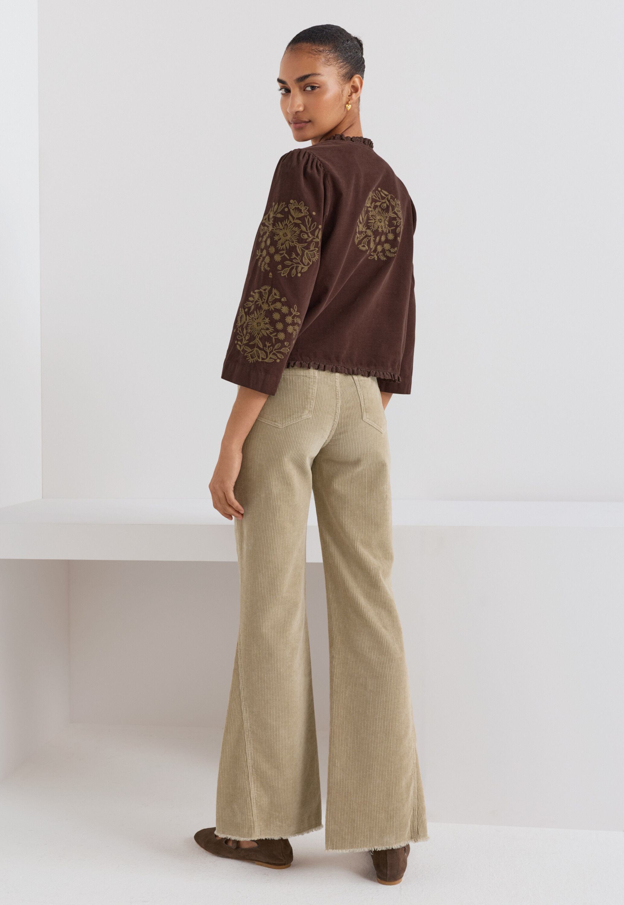 Cordhose mit geflochtenem Detail