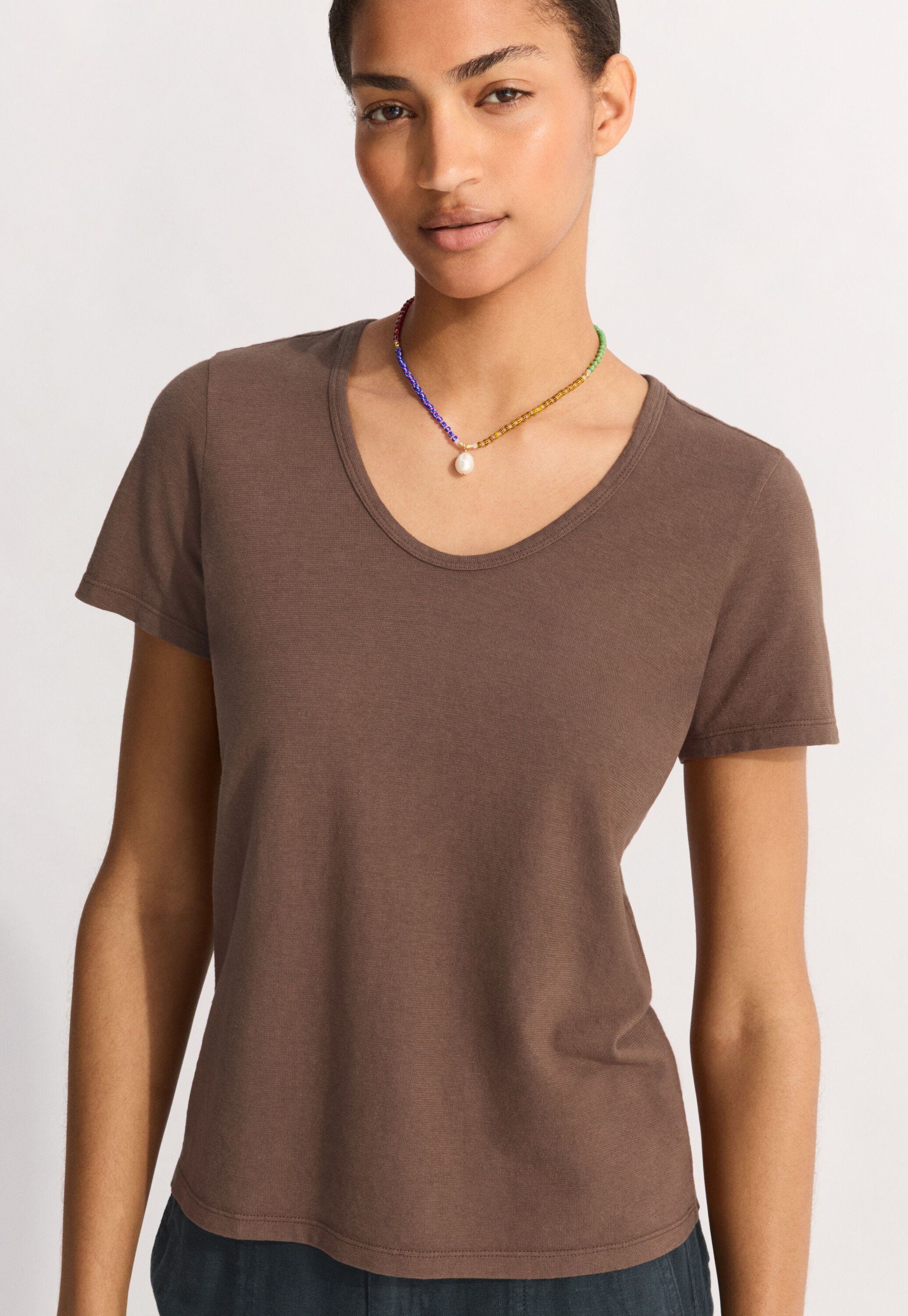 T-Shirt mit U-Ausschnitt