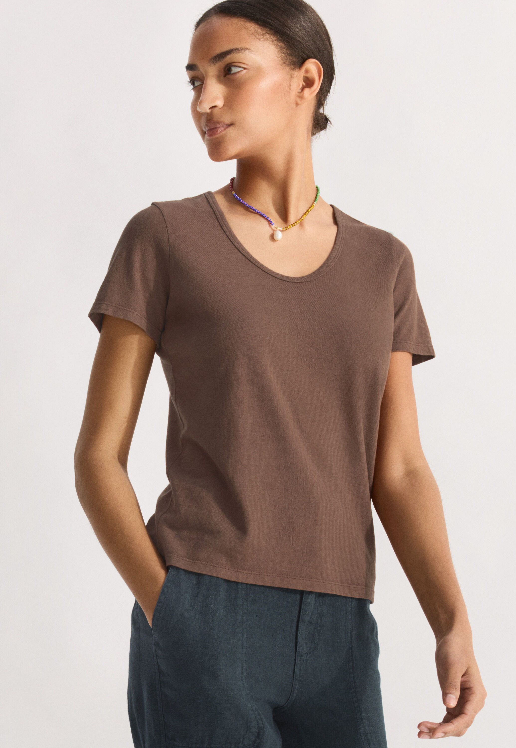 T-Shirt mit U-Ausschnitt