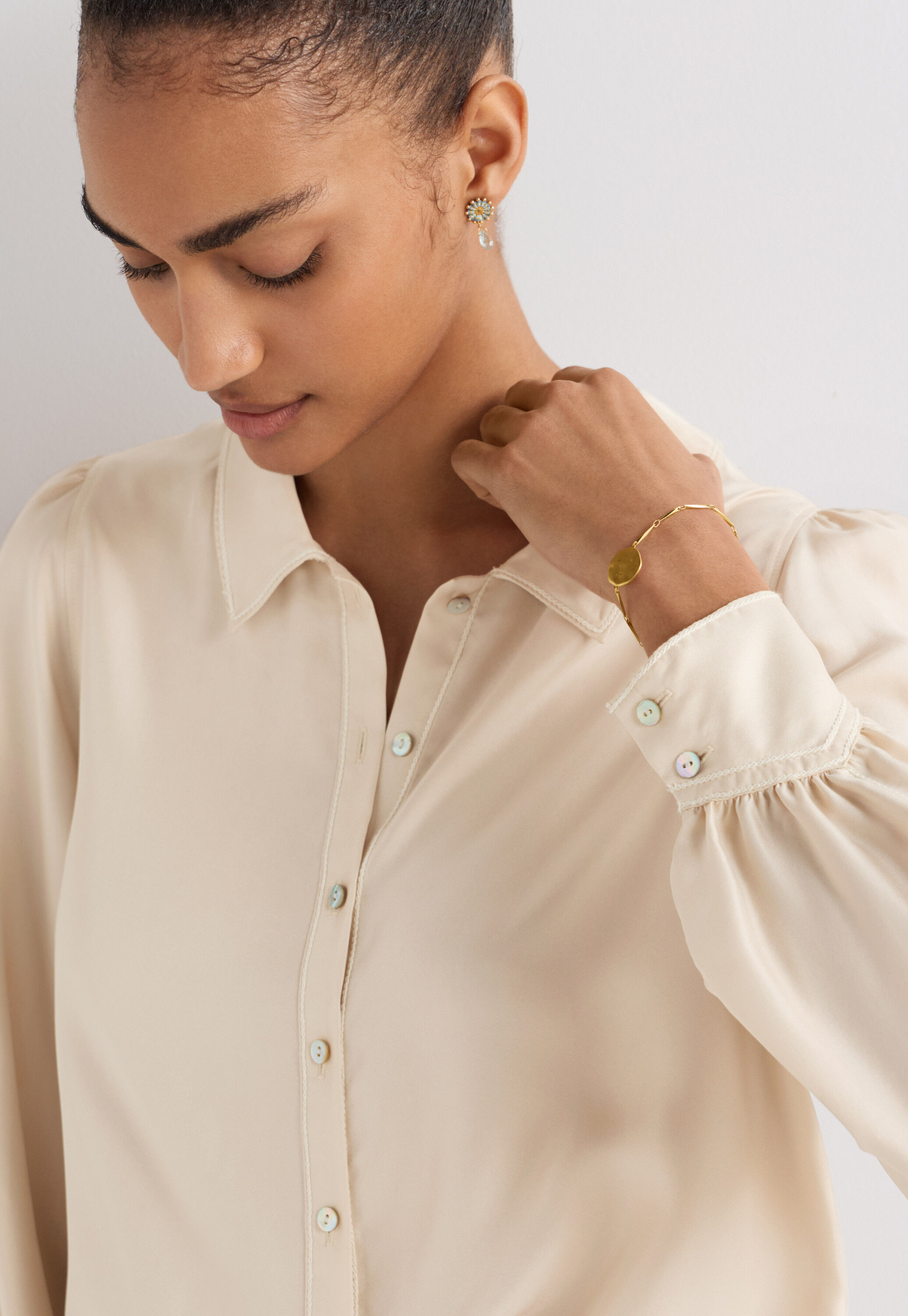 Bluse mit Ziern&auml;hten