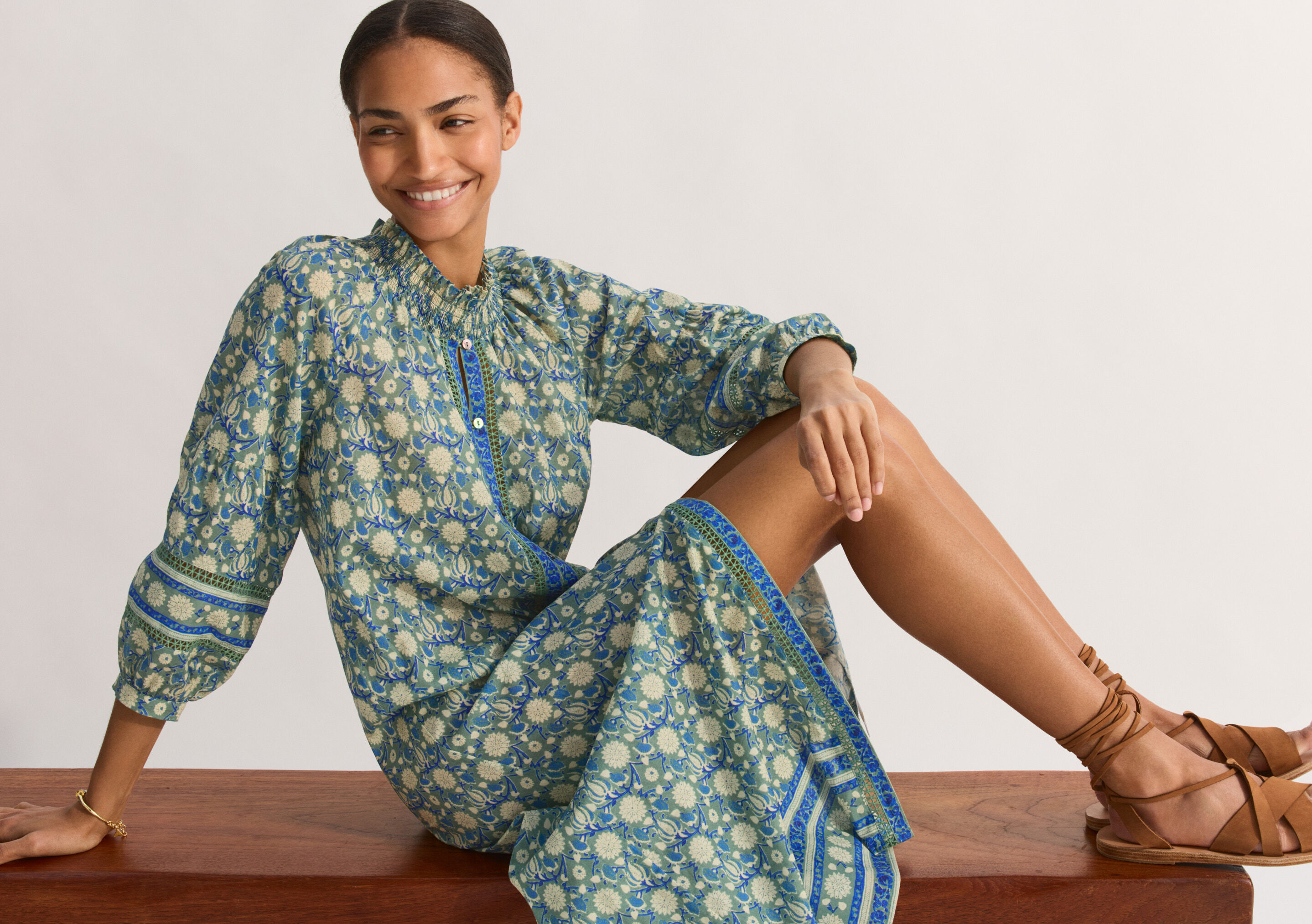 Bedrucktes Kleid mit Bord&uuml;re
