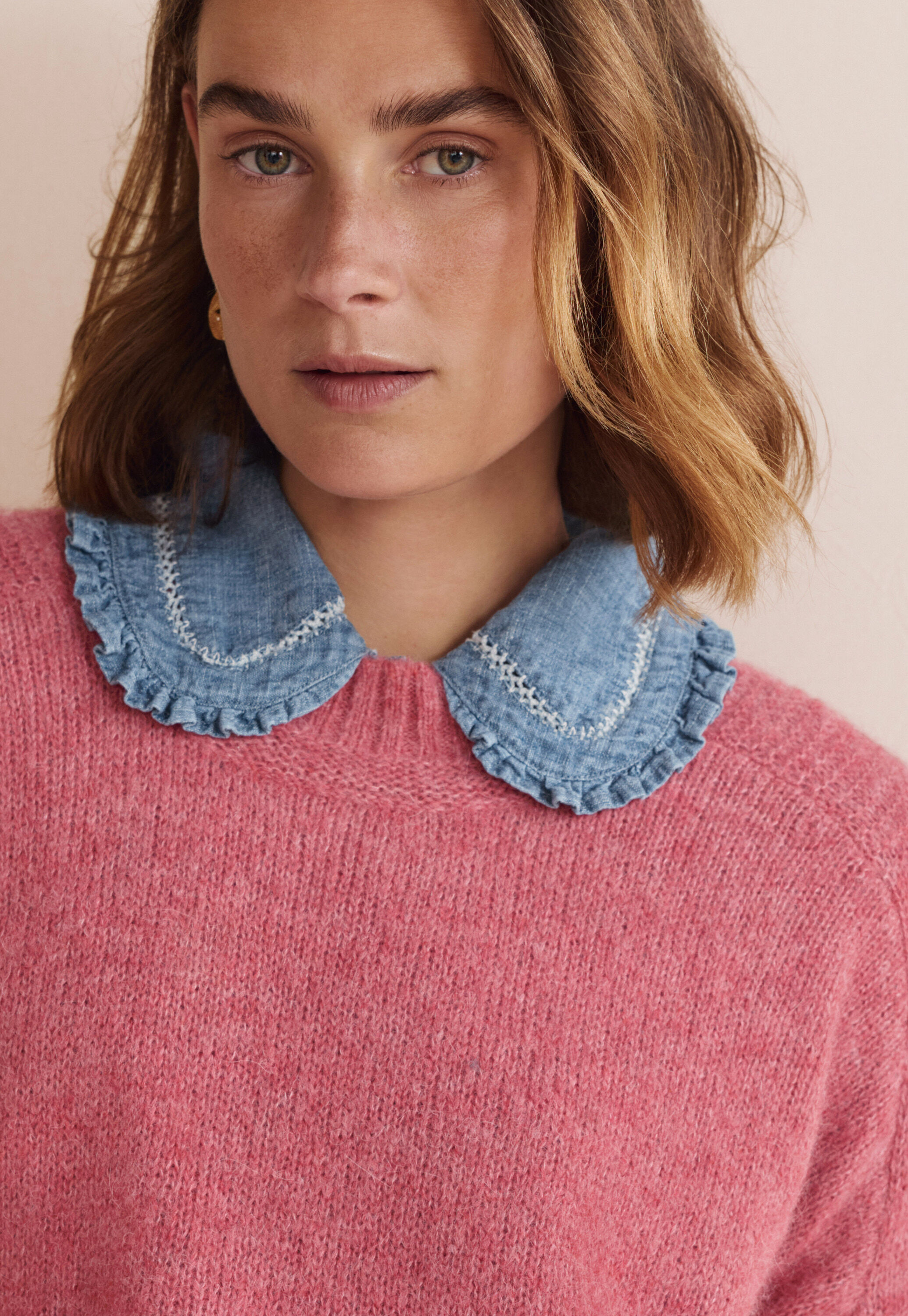Bluse mit R&uuml;schenkragen