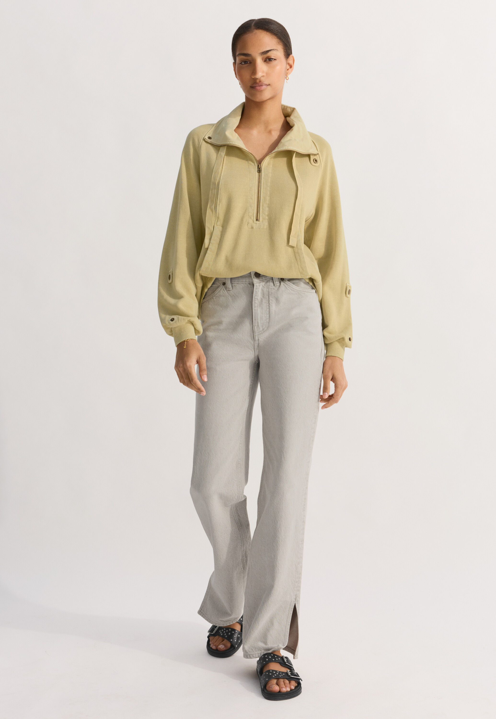 Jeans mit geteiltem Saum