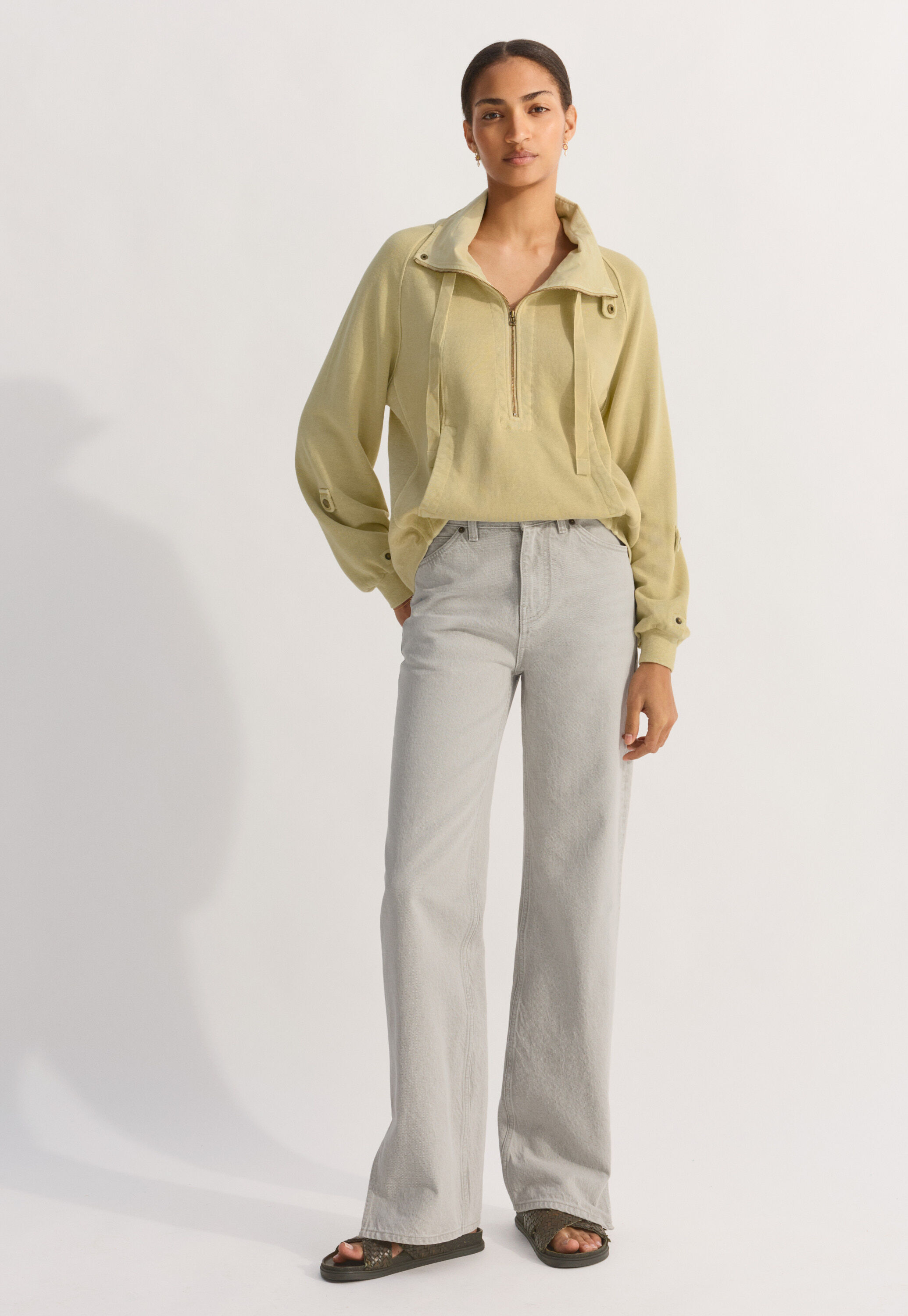 Jeans mit geteiltem Saum
