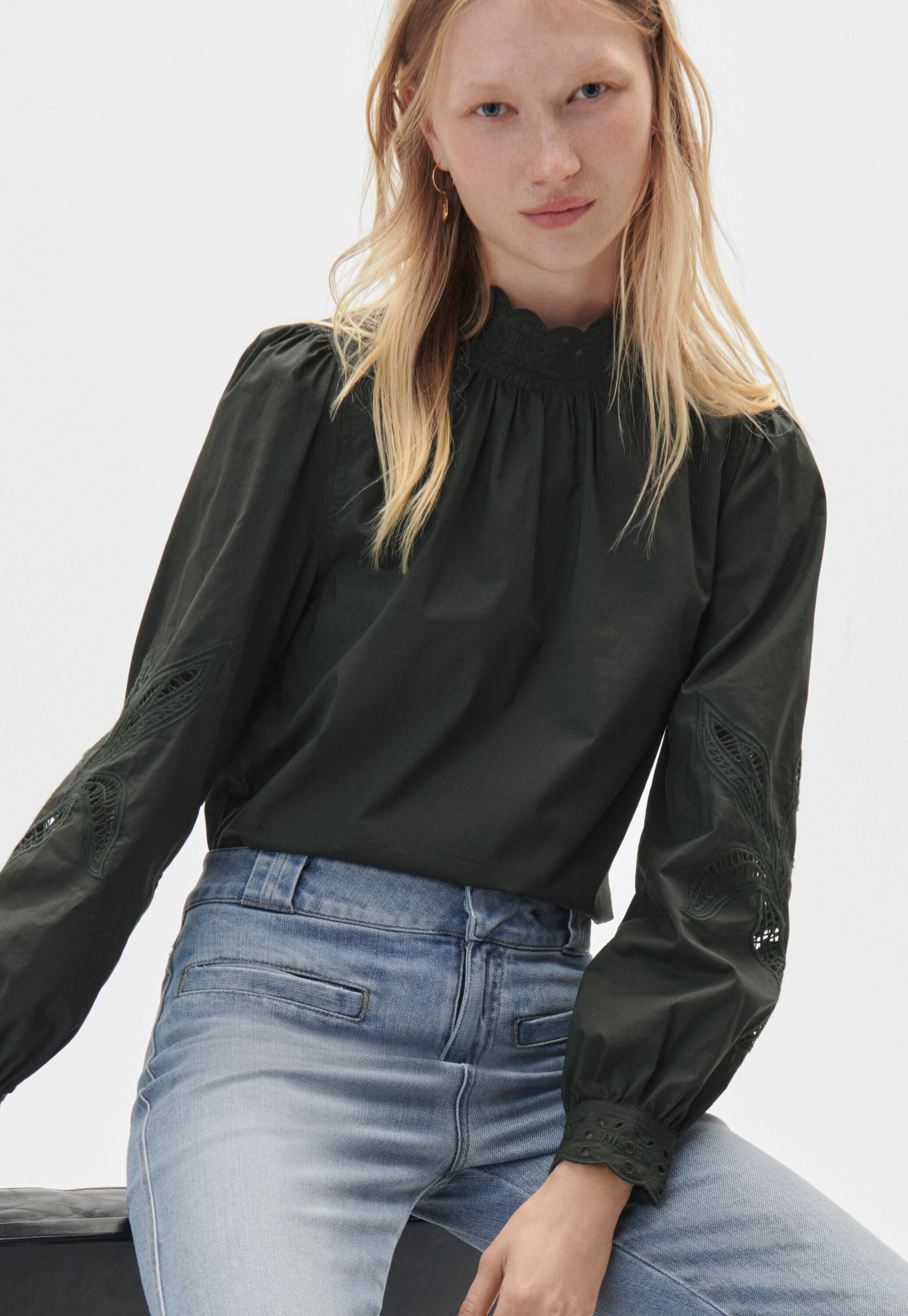 Hinten gekn&ouml;pfte Bluse