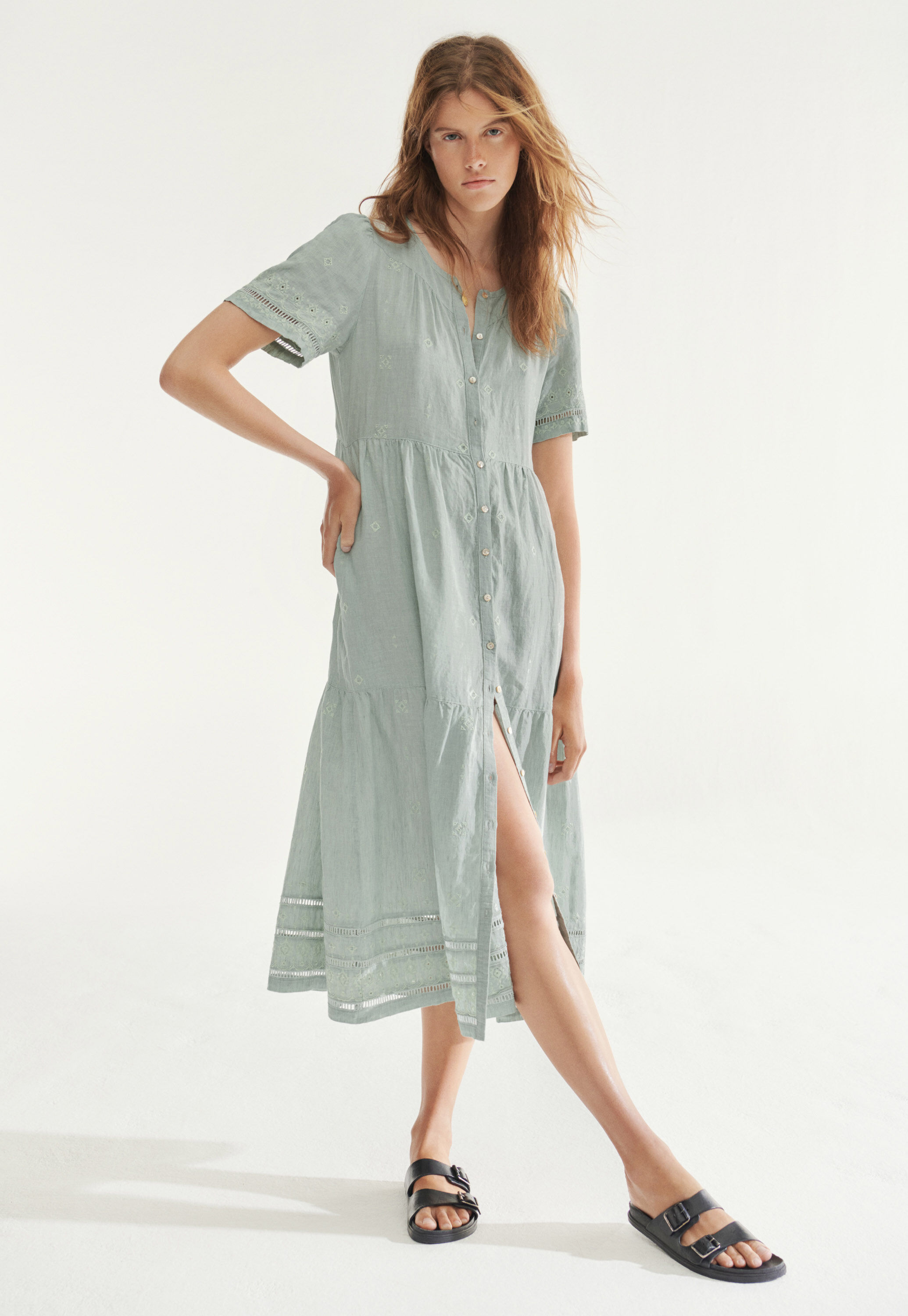 Besticktes Kleid