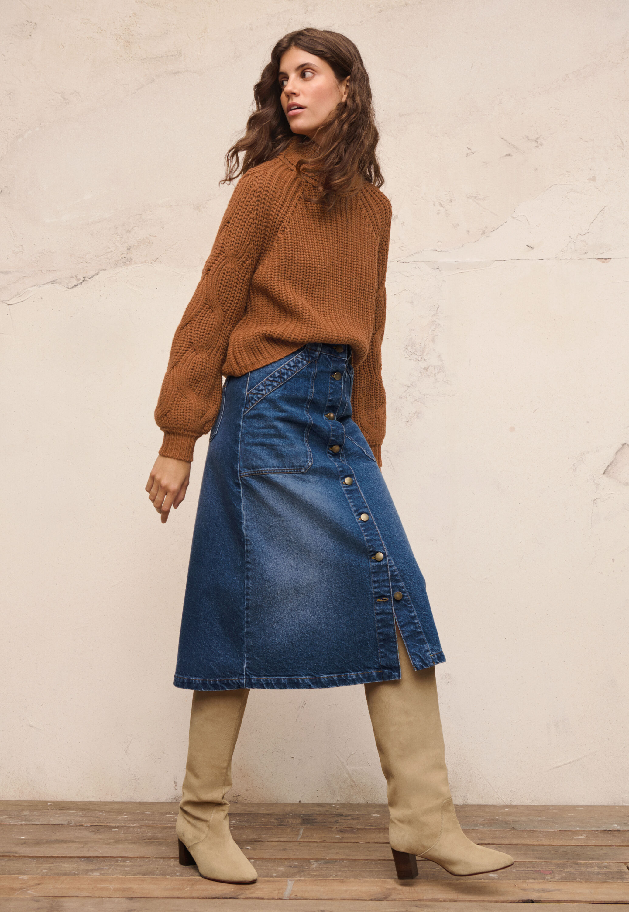 Durchgekn&ouml;pfter Rock aus Denim